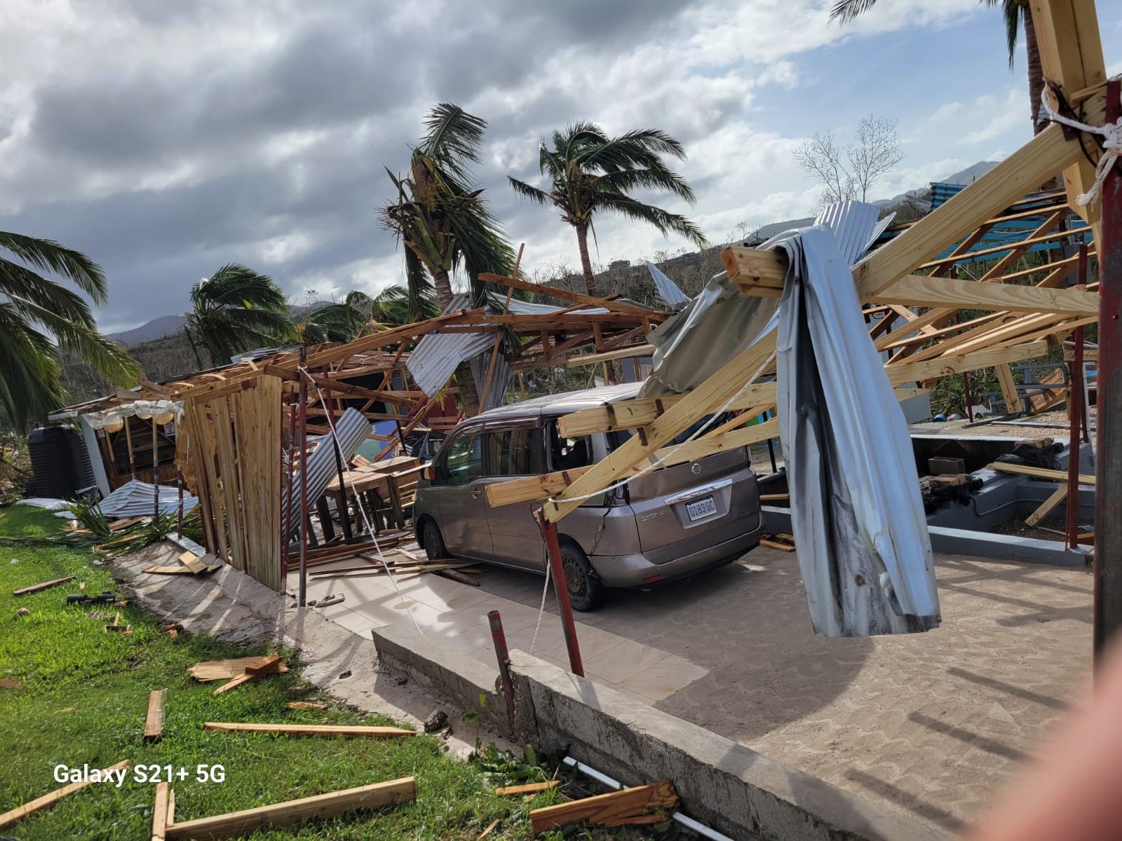Help Fadachrisendz recover & rebuild after Hurricane campaign photo, 7 of 8