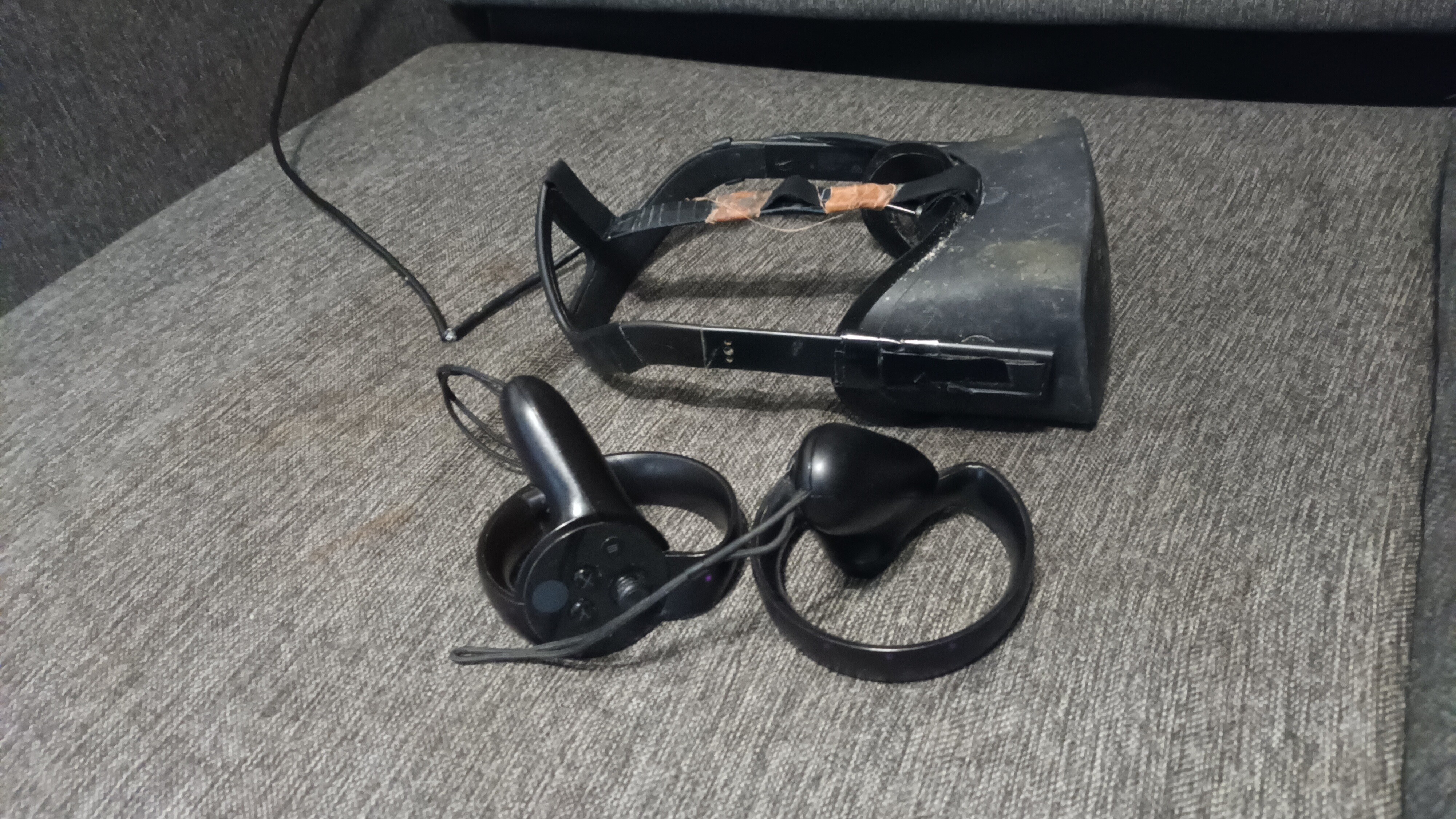 im looking for help to get new oculus headset for vr use campaign photo, 2 of 4