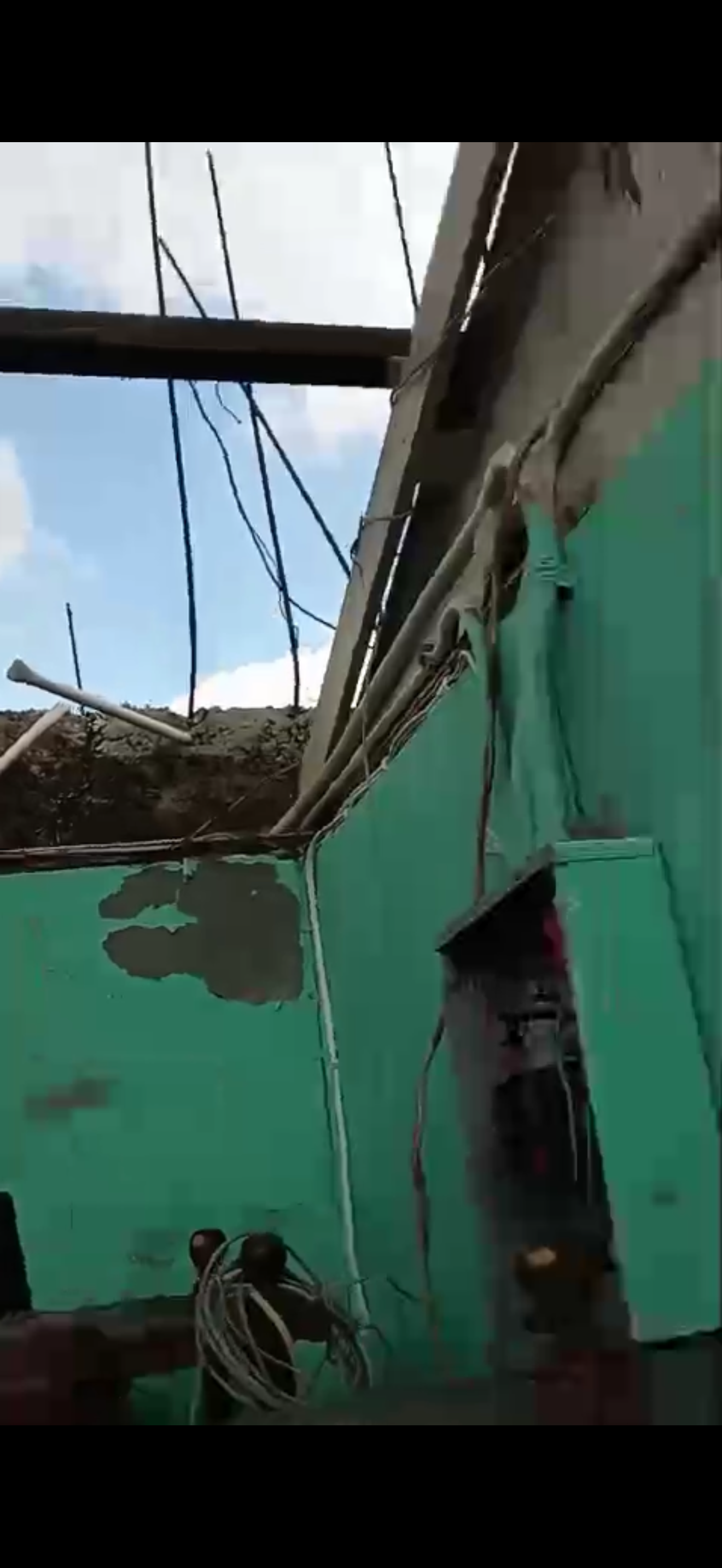 Help Gweneth's Family Rebuild After Hurricane campaign photo, 7 of 8