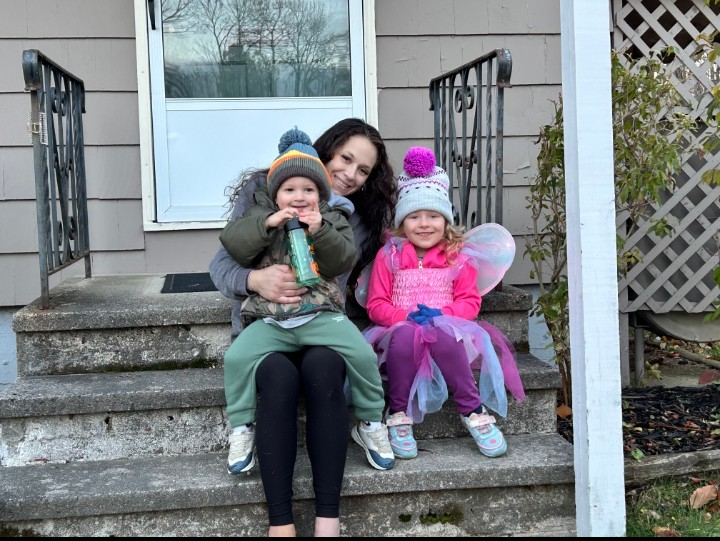 Jonis Granddaughter Recover from her hospitalization stay campaign photo, 2 of 4