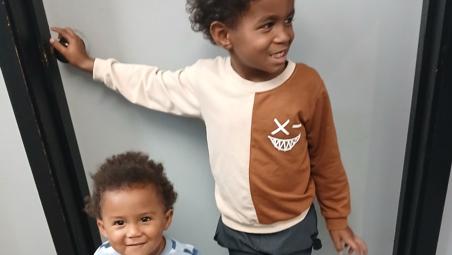 Please help Chyeanne McDaniels and family get home photo