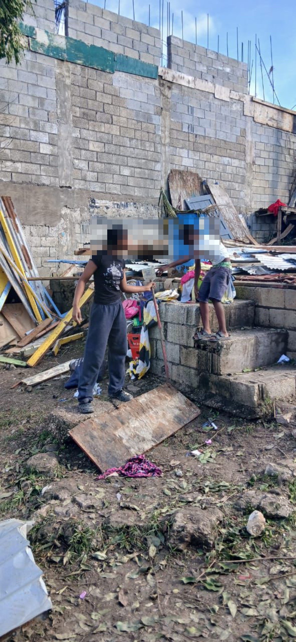 Hilfe für Mutter mit vier Kindern in Jamaika nach Hurrikan campaign photo, 4 of 7