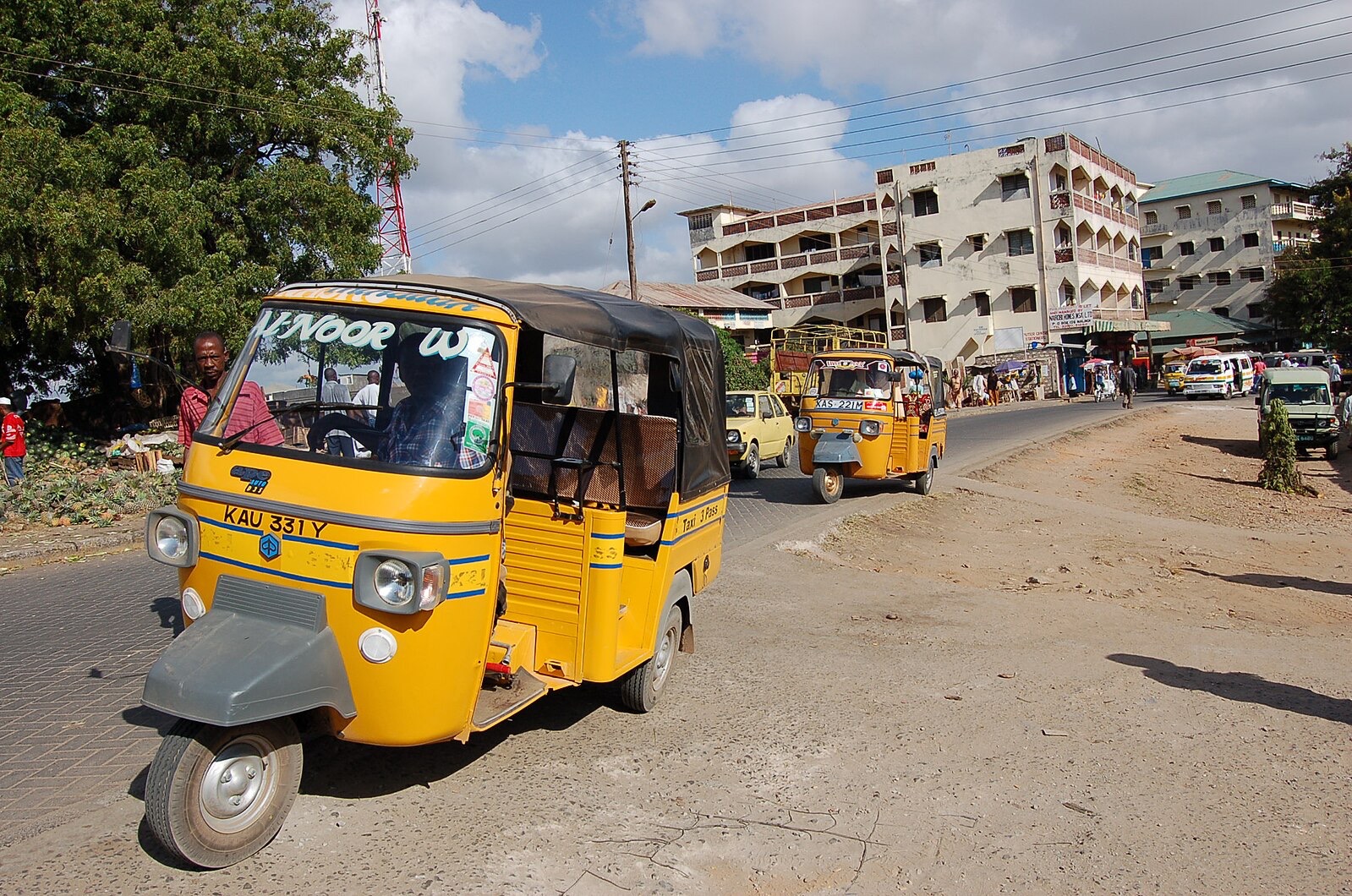 Ein Tuk-Tuk für Hadji campaign photo, 4 of 5
