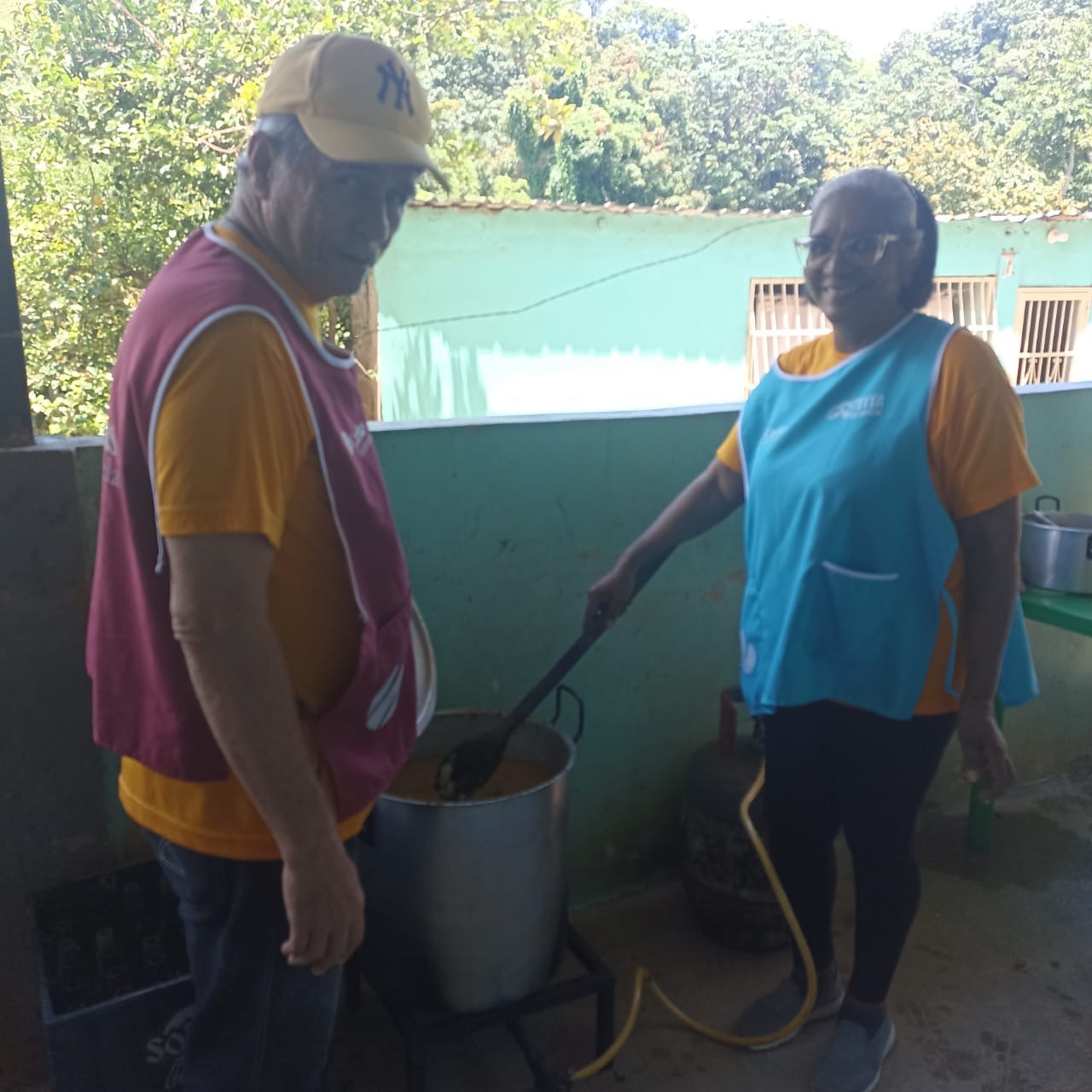 “Ayuda para Nelly y Neyda – Help Them Save Their Sight” campaign photo, 4 of 6