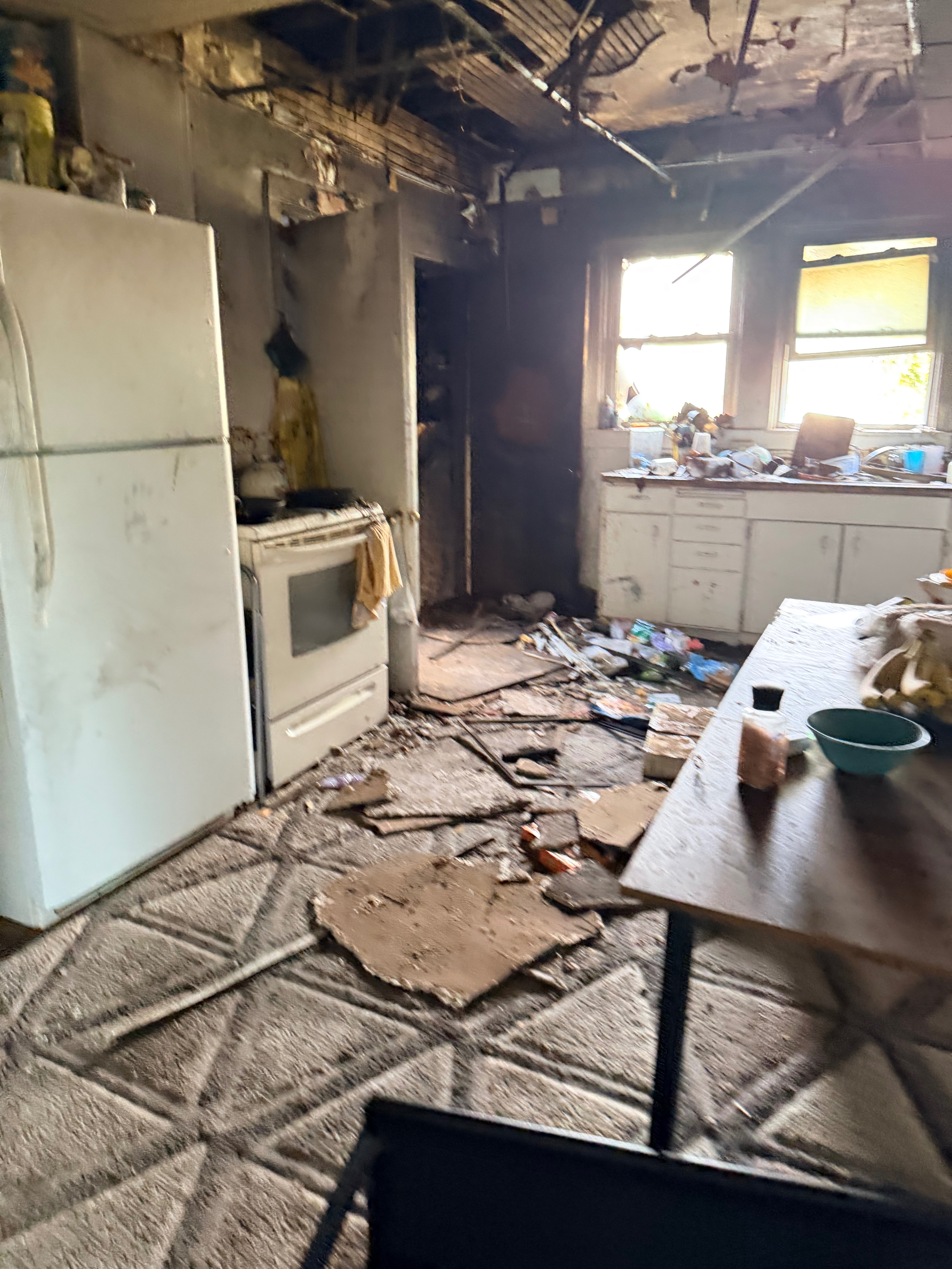 Support a Mother of Four After Devastating Fire campaign photo, 2 of 7