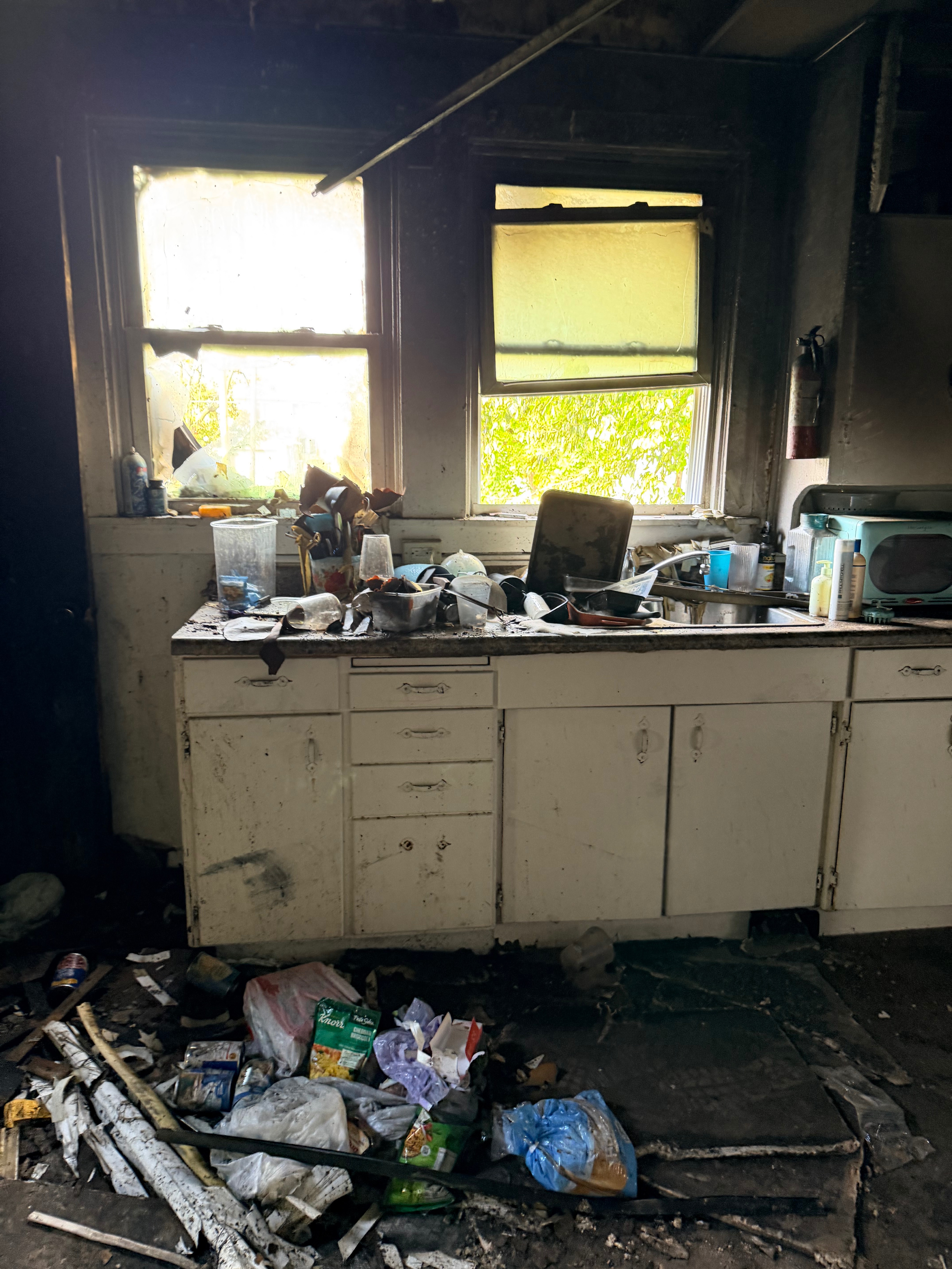Support a Mother of Four After Devastating Fire campaign photo, 4 of 7