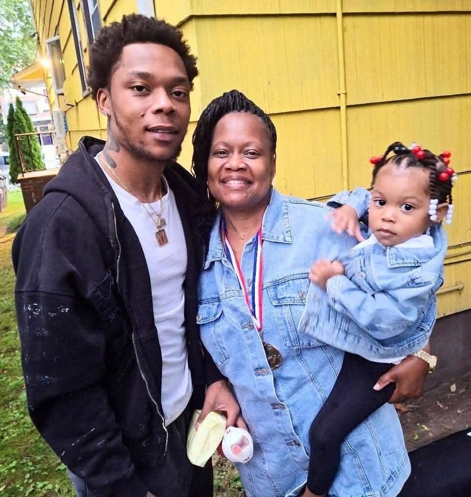 HELP GET MY MOM BACK HOME campaign photo, 2 of 3