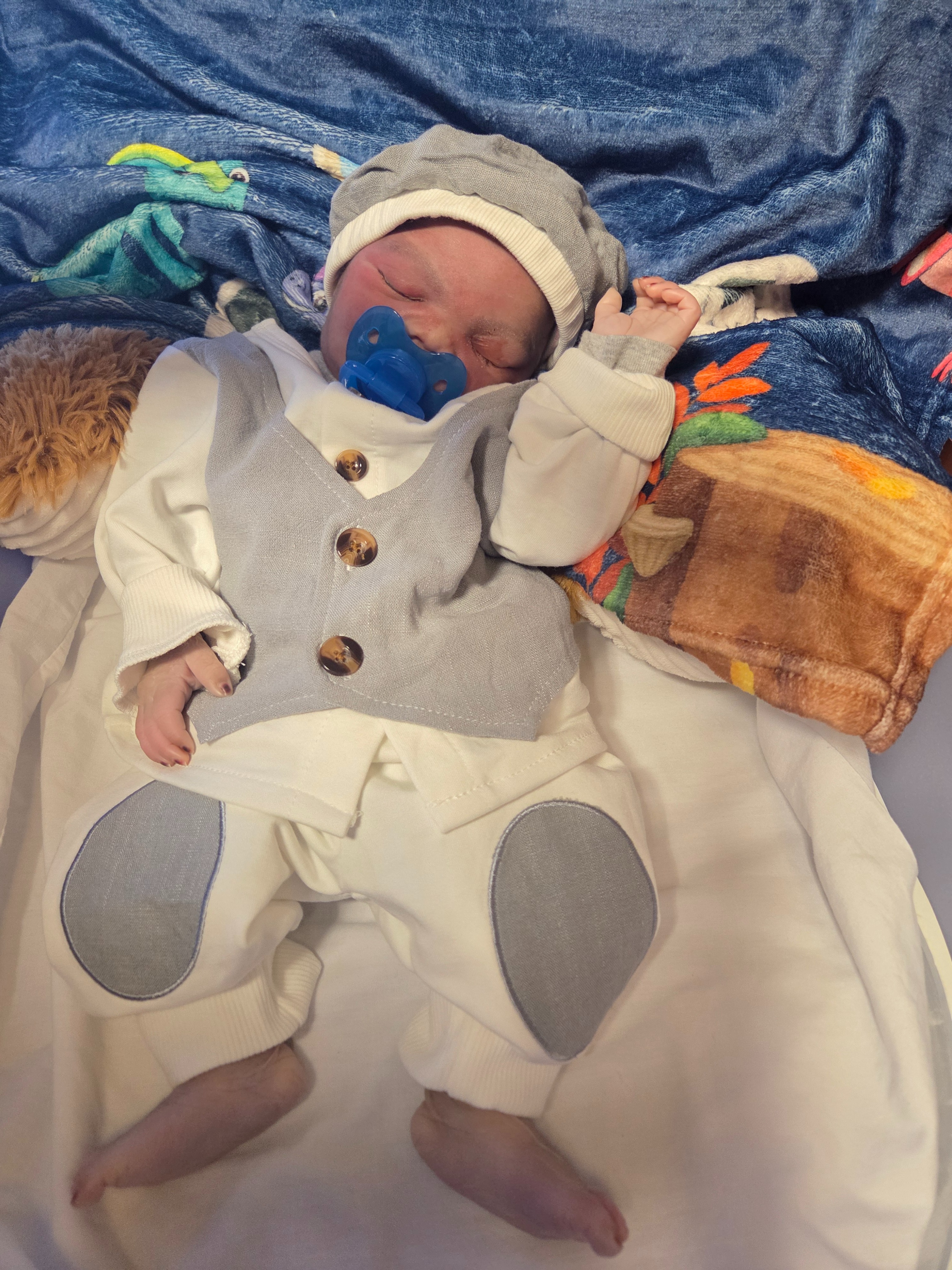 Easing the Burden: Baby Royal Salim's Memorial Fund campaign photo, 6 of 8