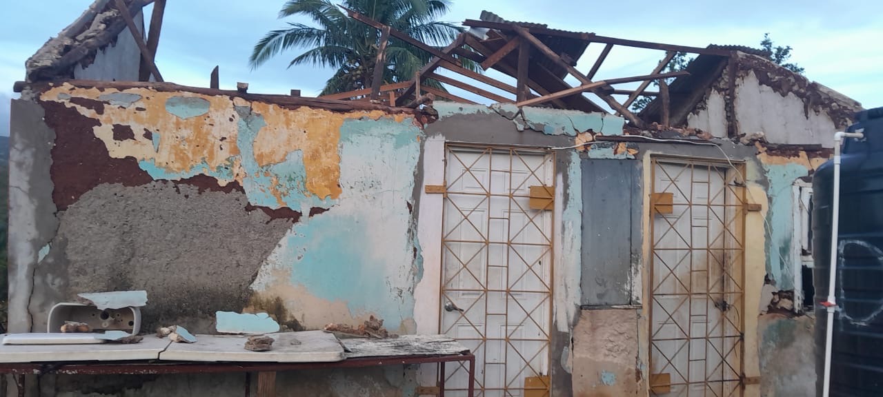 Help Annecia Banks' Family Rebuild After Hurricane campaign photo, 5 of 7