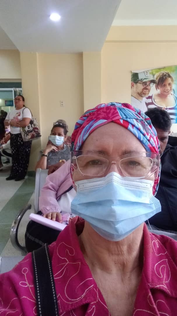 Support Cristhin Briceno's Mom's Cancer Battle campaign photo, 4 of 5