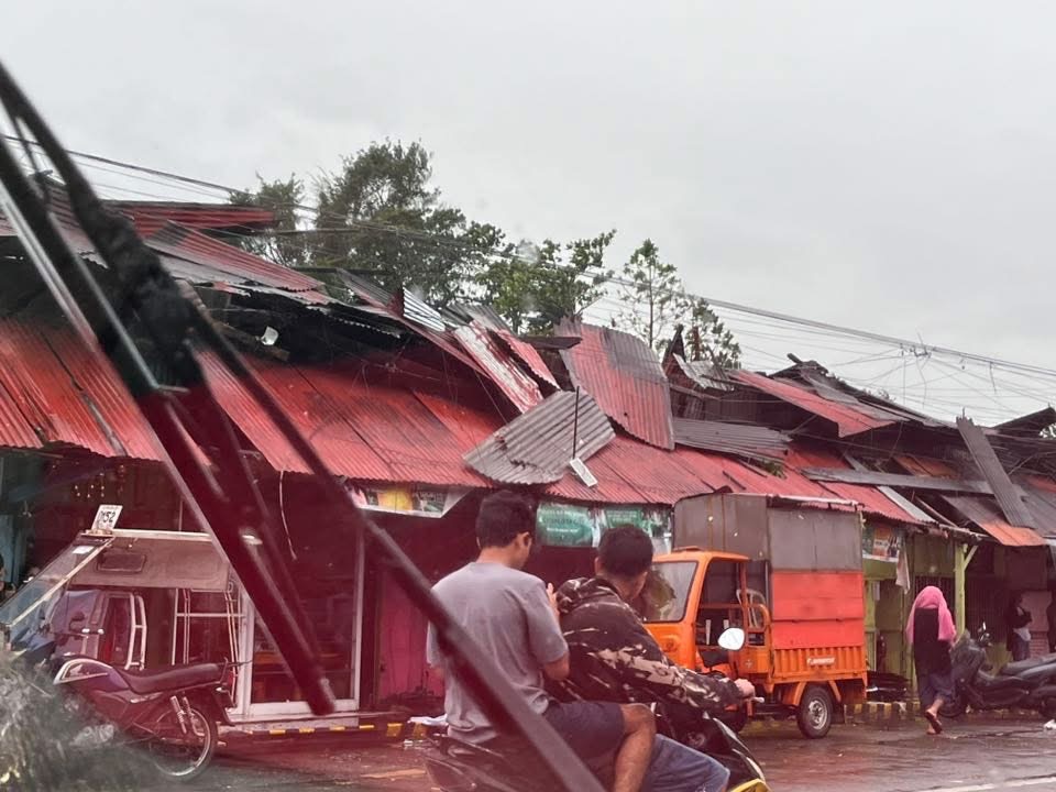 Support Visayas Families Devastated by Typhoon campaign photo, 4 of 7