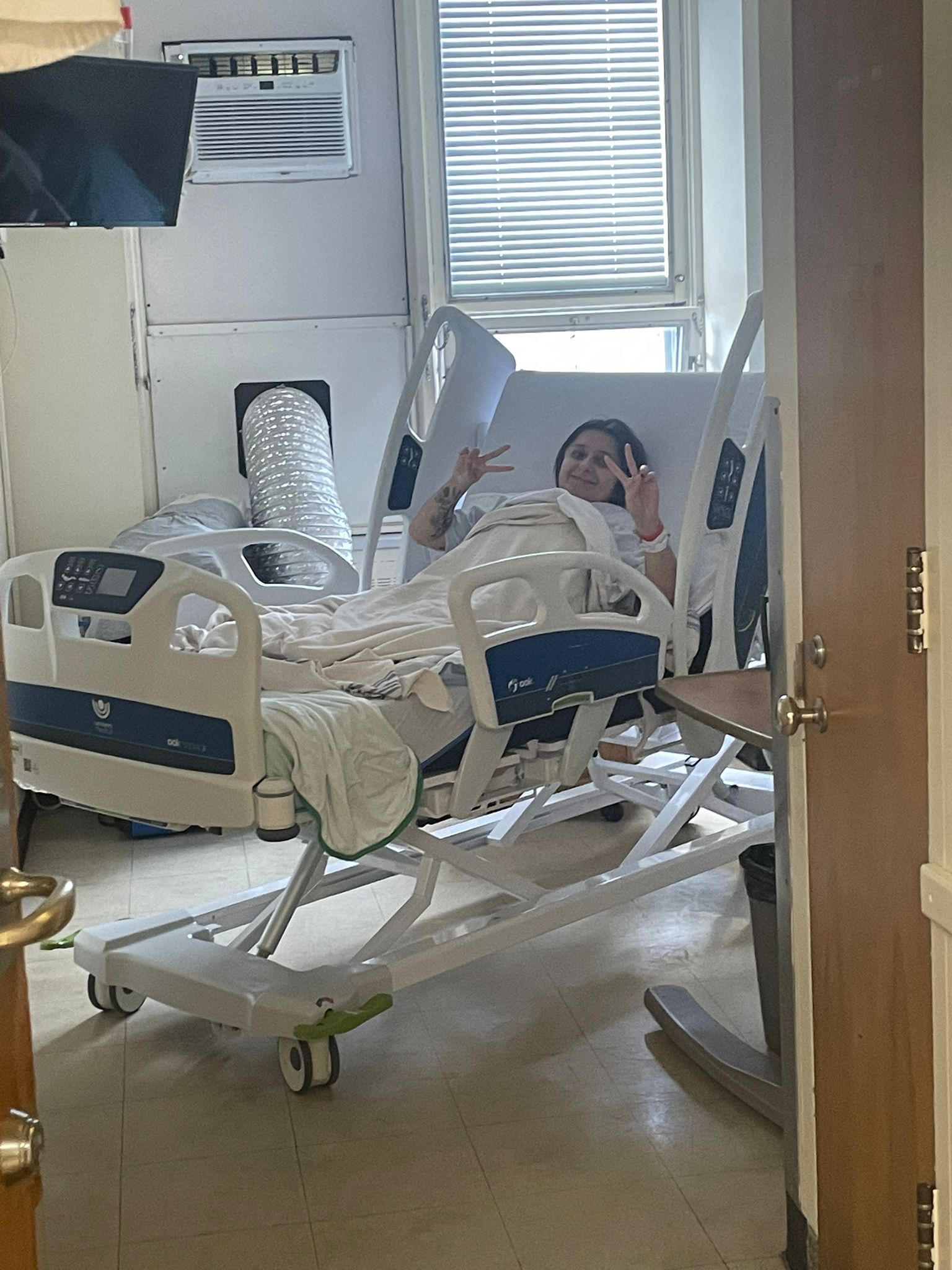 Help Ash to recover from hip surgery after a painful fall campaign photo, 4 of 5