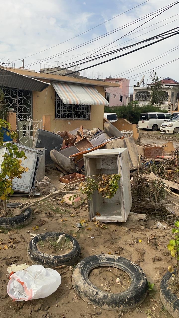 Foto de la campaña Help Pastor Shelly Ann Sanders Aid Montego Bay, 5 de 8