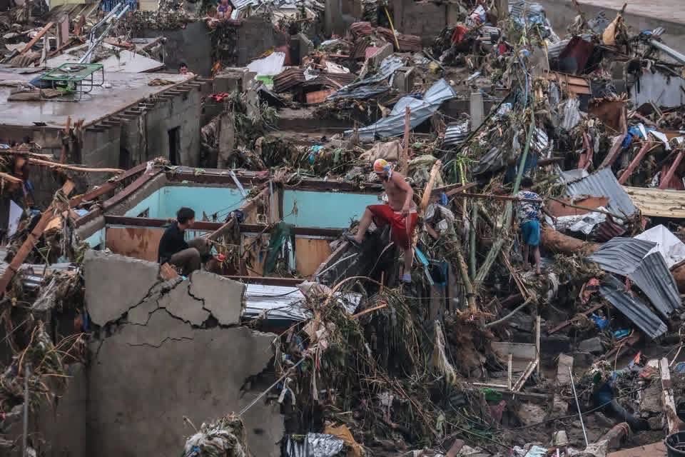 Support Families in Cebu Devastated by Typhoon campaign photo, 6 of 7