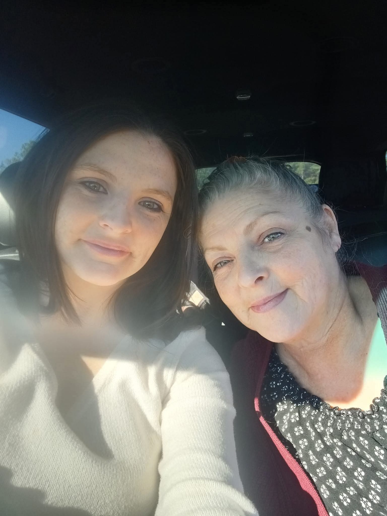 Help us fund my beautiful mom and mimi funeral please campaign photo, 7 of 8