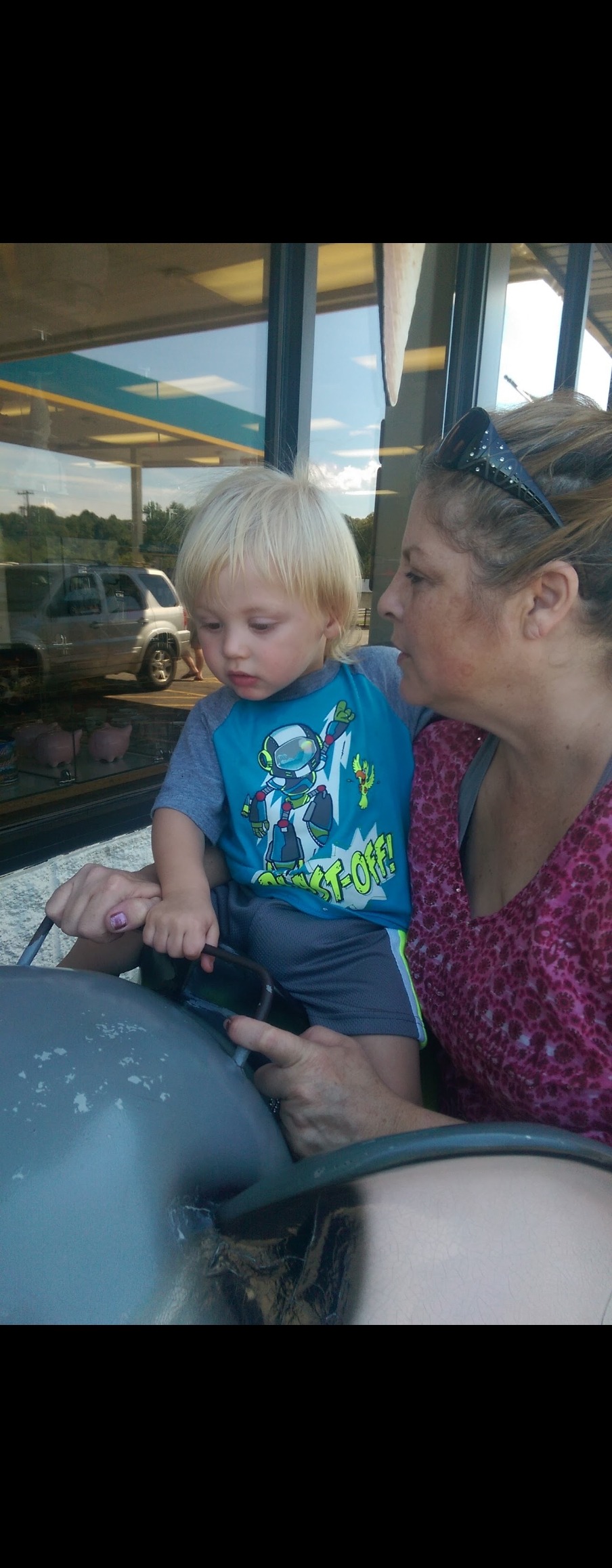 Help us fund my beautiful mom and mimi funeral please campaign photo, 5 of 8