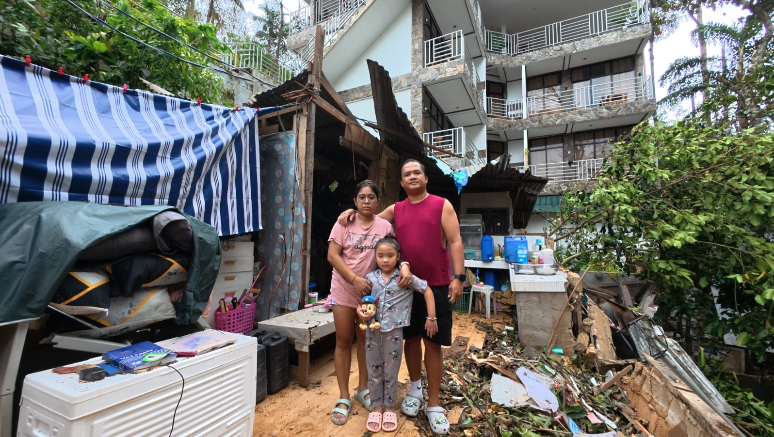 Please help me to help a devastated family. photo