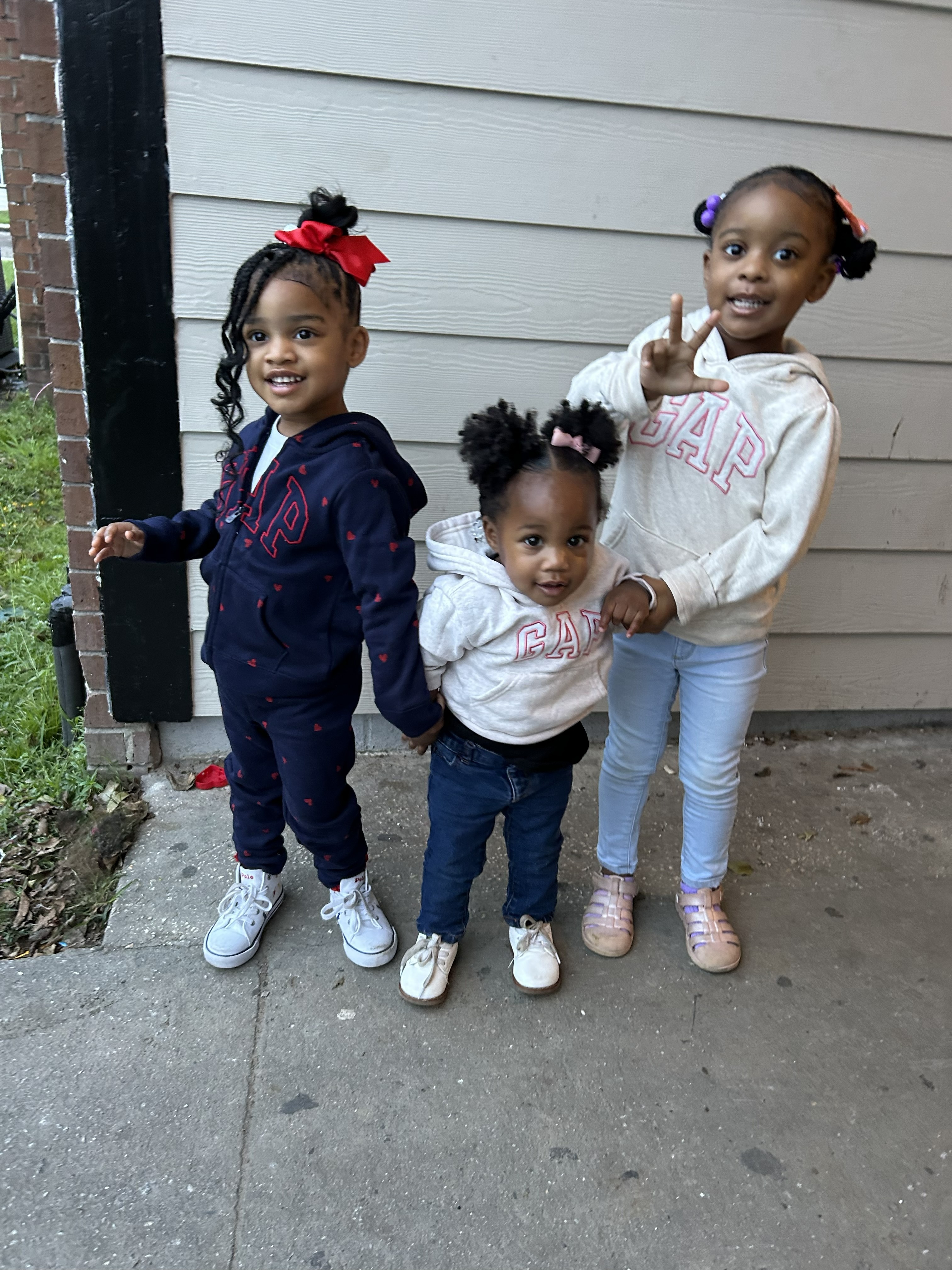 Support Arkeria's and her 3 daughter's Fight Against Cancer campaign photo, 4 of 6