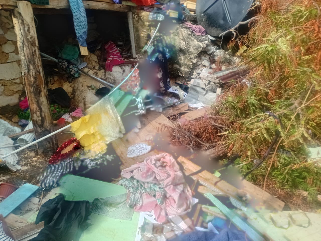 Help Aunt Una rebuild her home after Hurricane Melissa campaign photo, 2 of 5