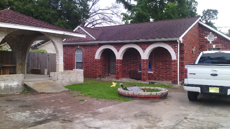 Help Julie Rodriguez Save Her Family Home photo