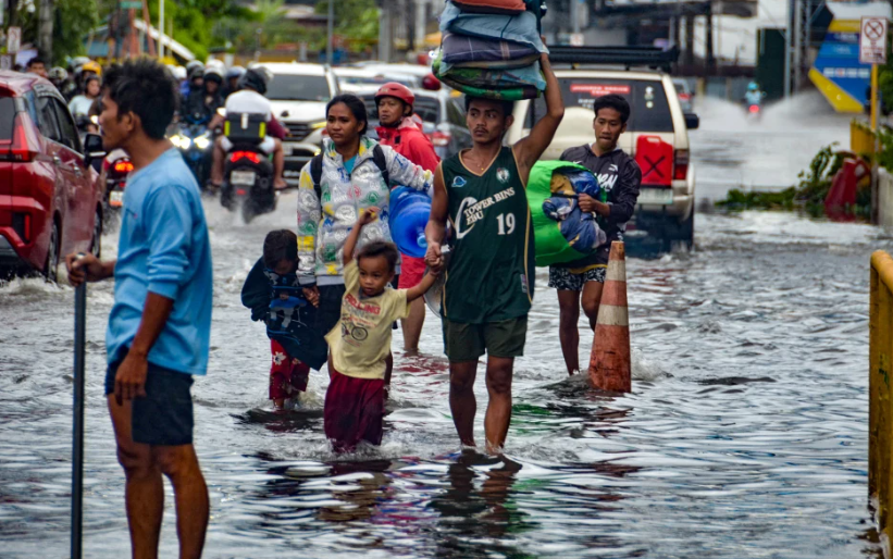 Send relief to Filipinos affected by back-to-back typhoons campaign photo, 2 of 6