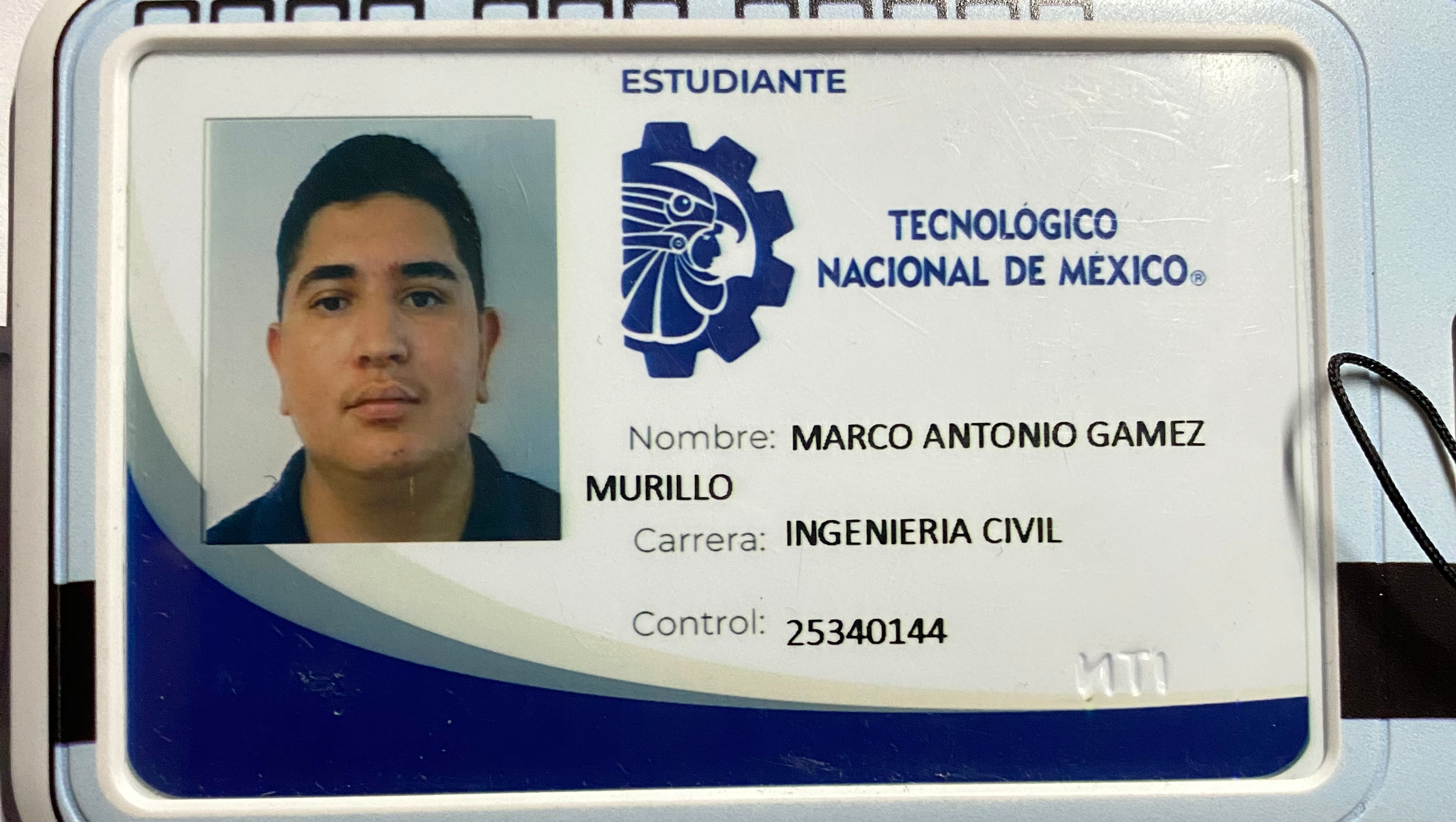 Apoyo para mi laptop de Ingeniería Civil photo