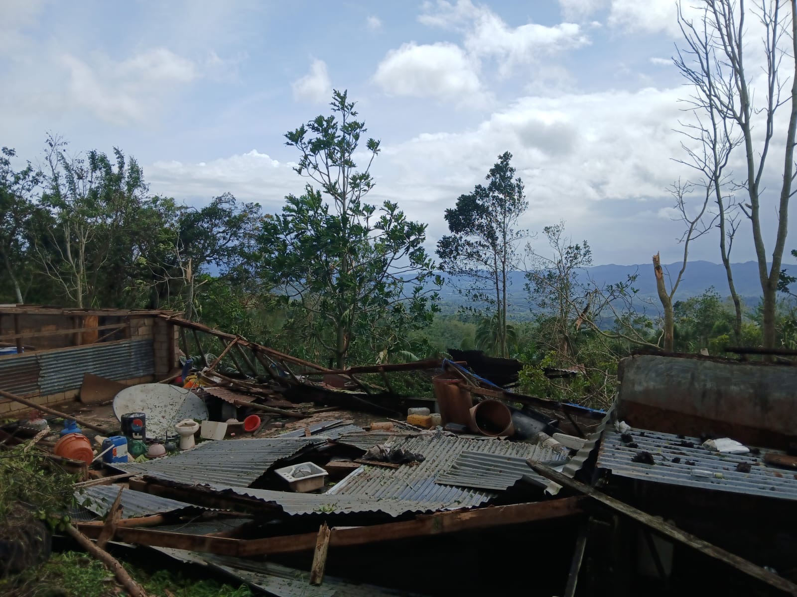 Support Dee and Teon’s Family After Hurricane campaign photo, 2 of 8