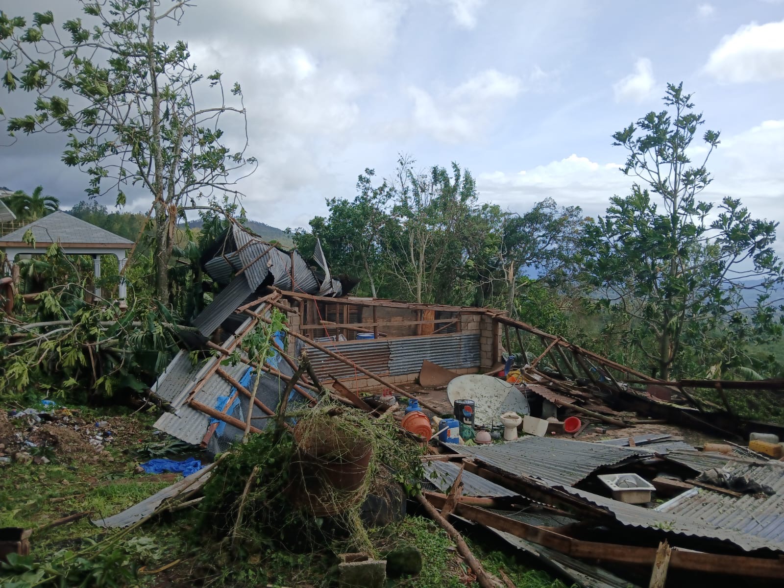 Support Dee and Teon’s Family After Hurricane campaign photo, 5 of 8