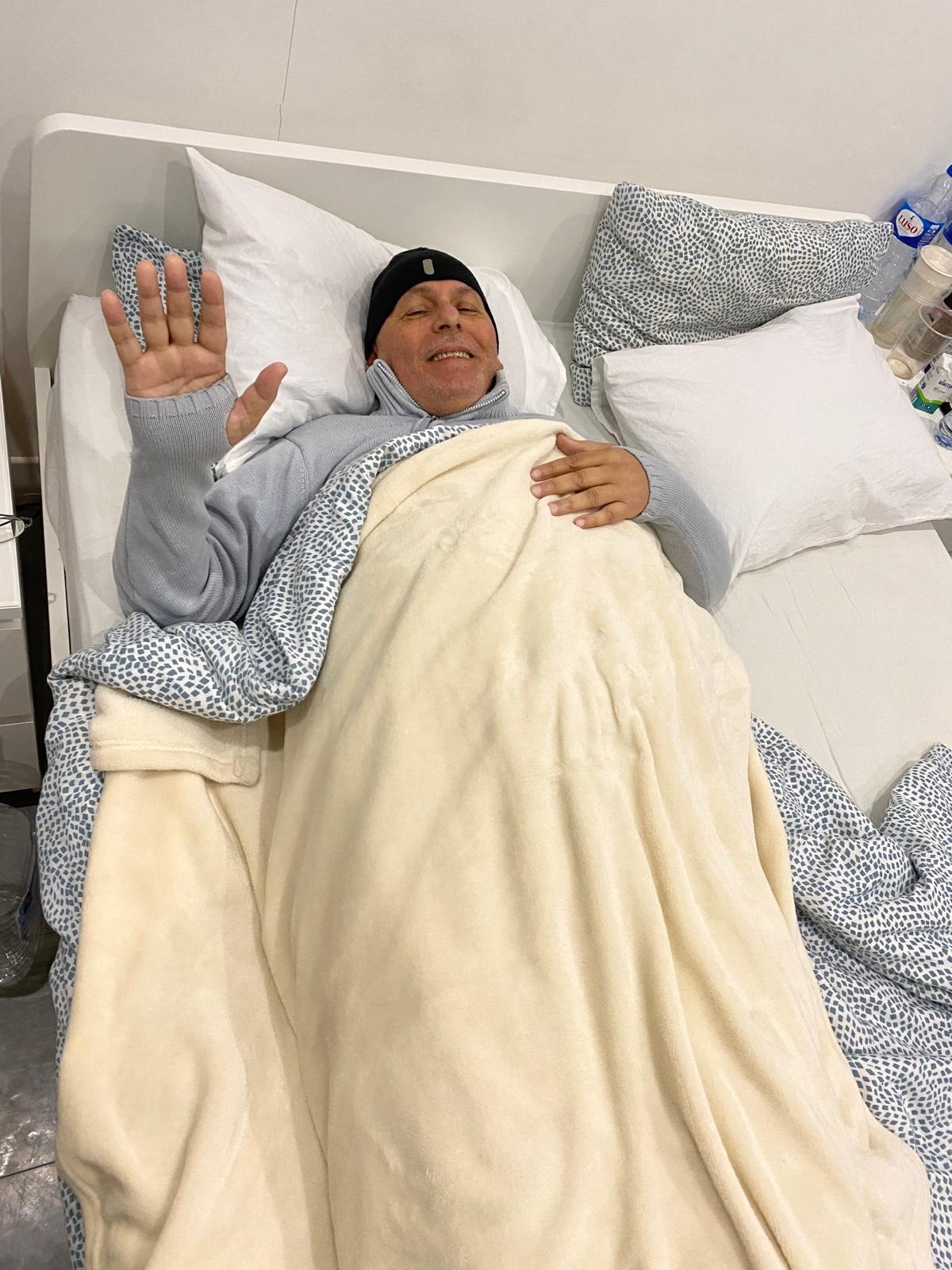 Help for My Dad, Hospitalized in Lisbon Far from Home campaign photo, 4 of 4
