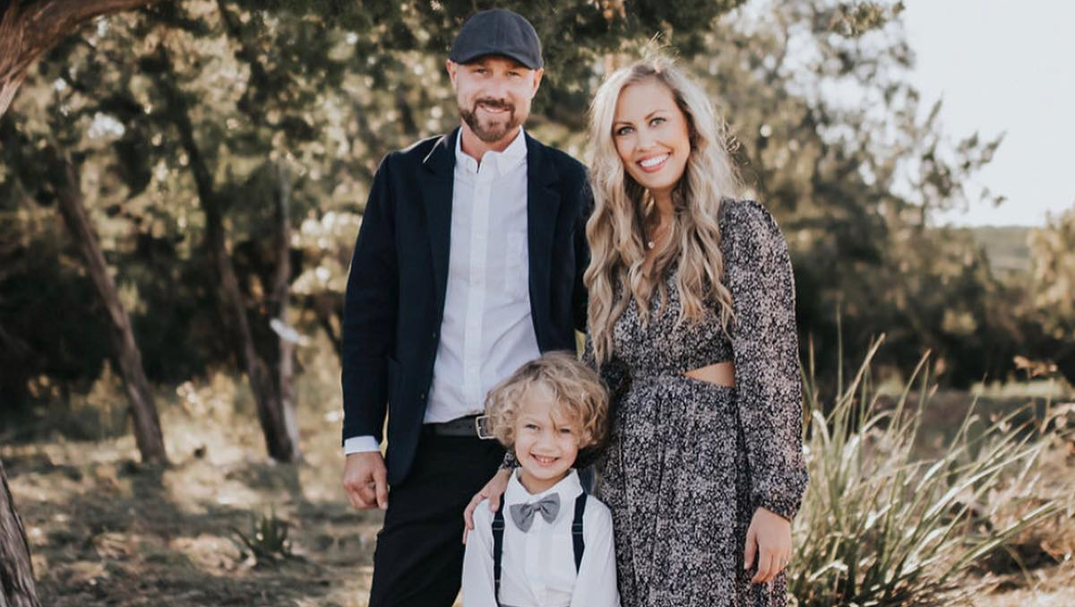 Honor Solomon by Supporting Hayley and August