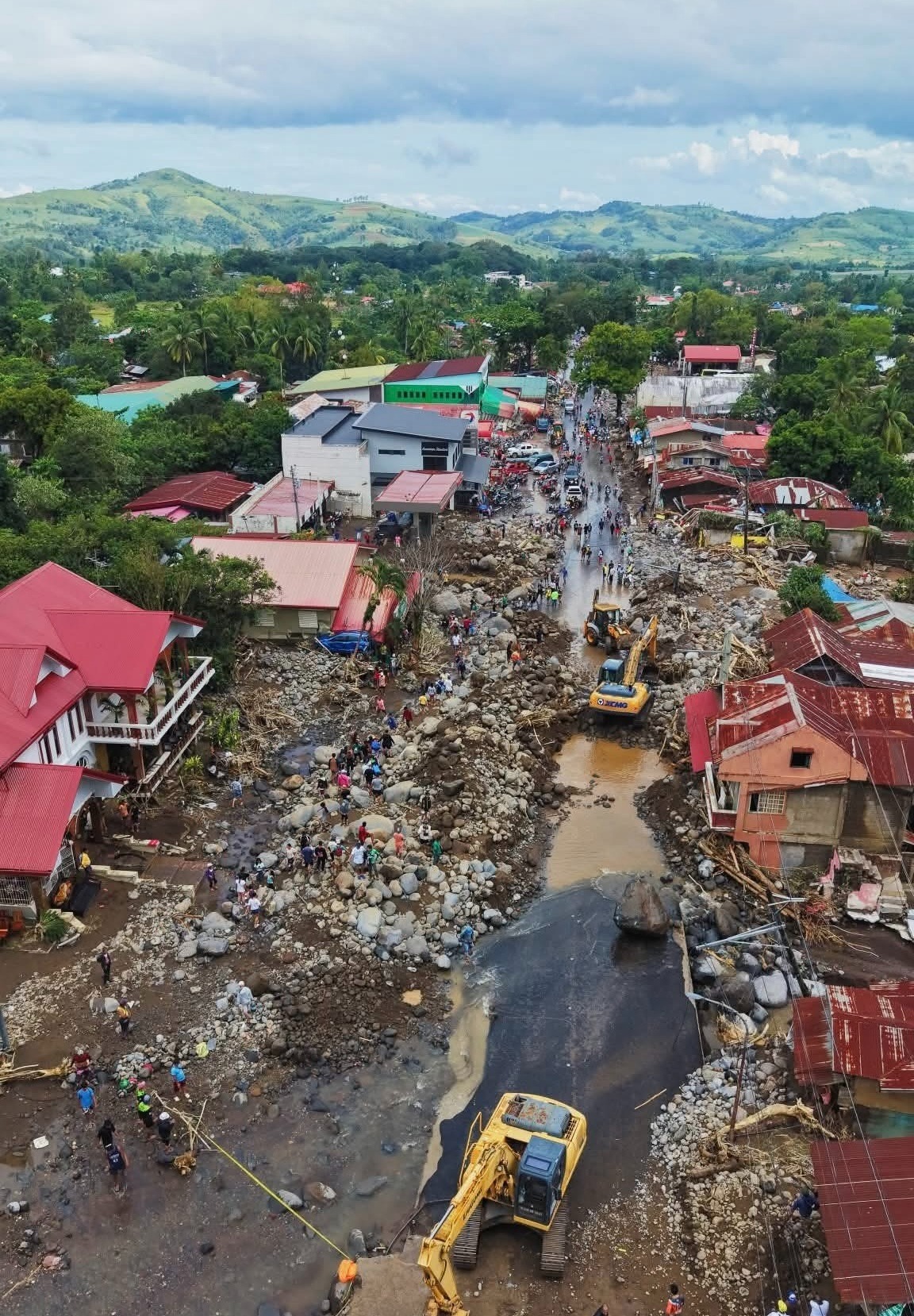 Help for families in Canlaon affected by Super Typhoon Tino campaign photo, 2 of 4