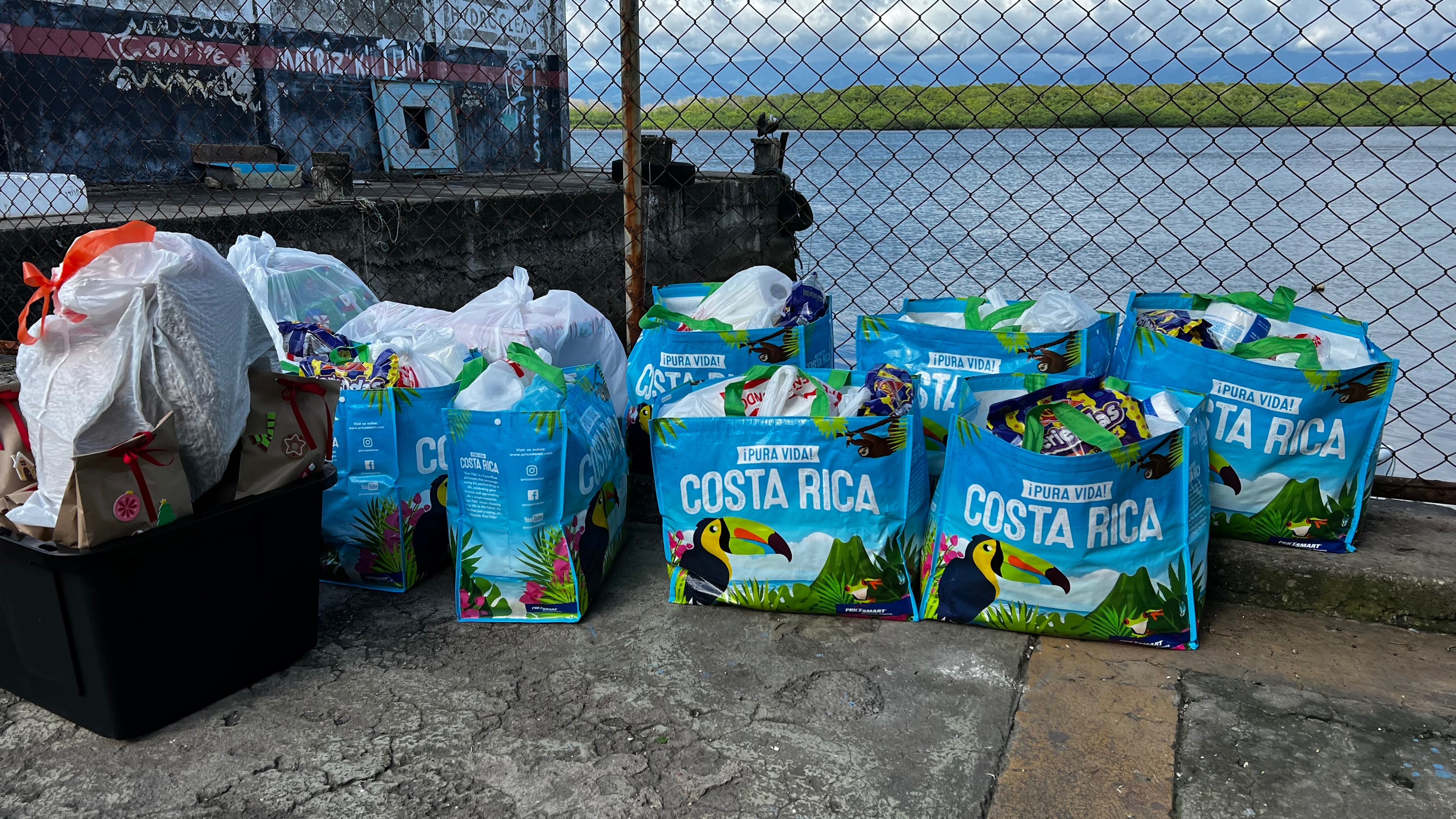Support Families in need for the Holidays in Puntarenas CR campaign photo, 4 of 8