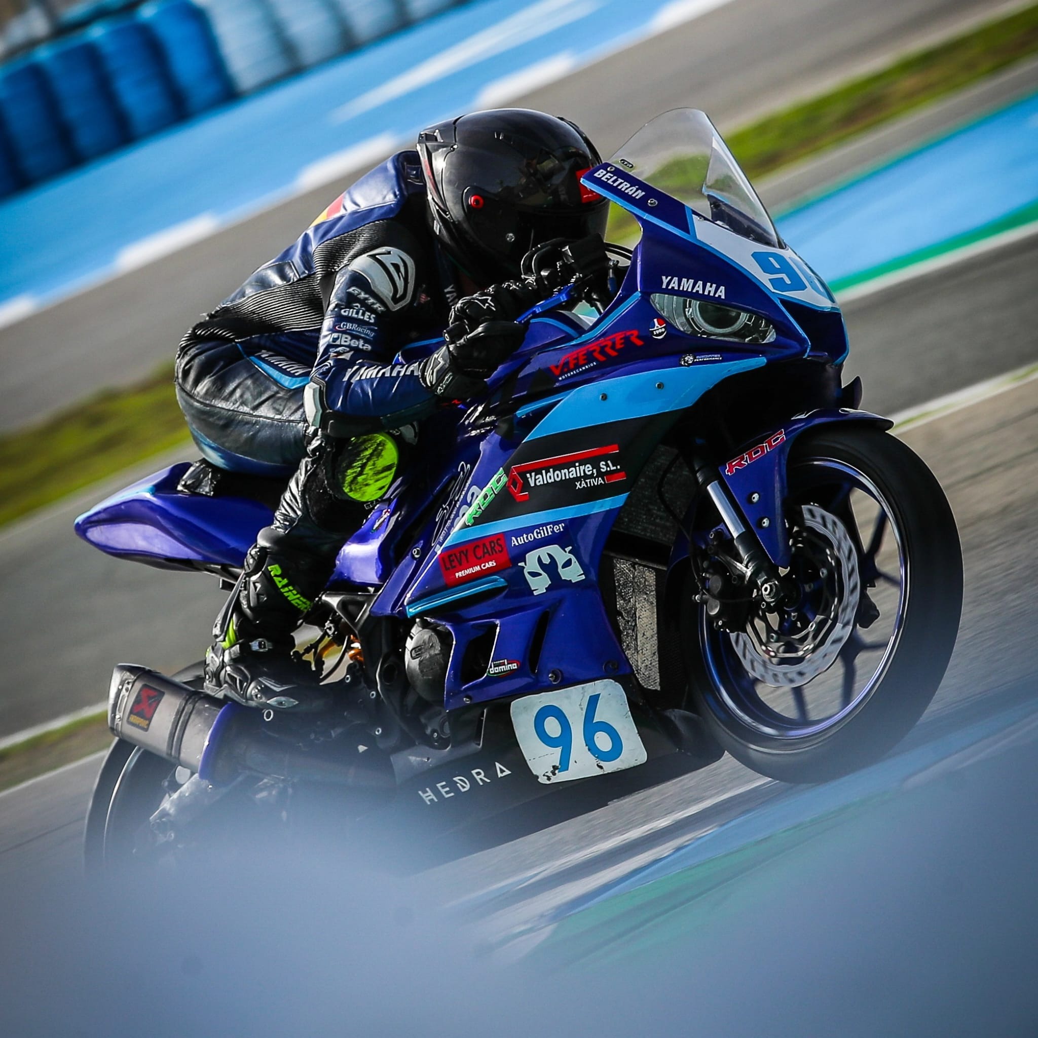 Piloto con diabetes, motor de inspiración campaign photo, 4 of 8