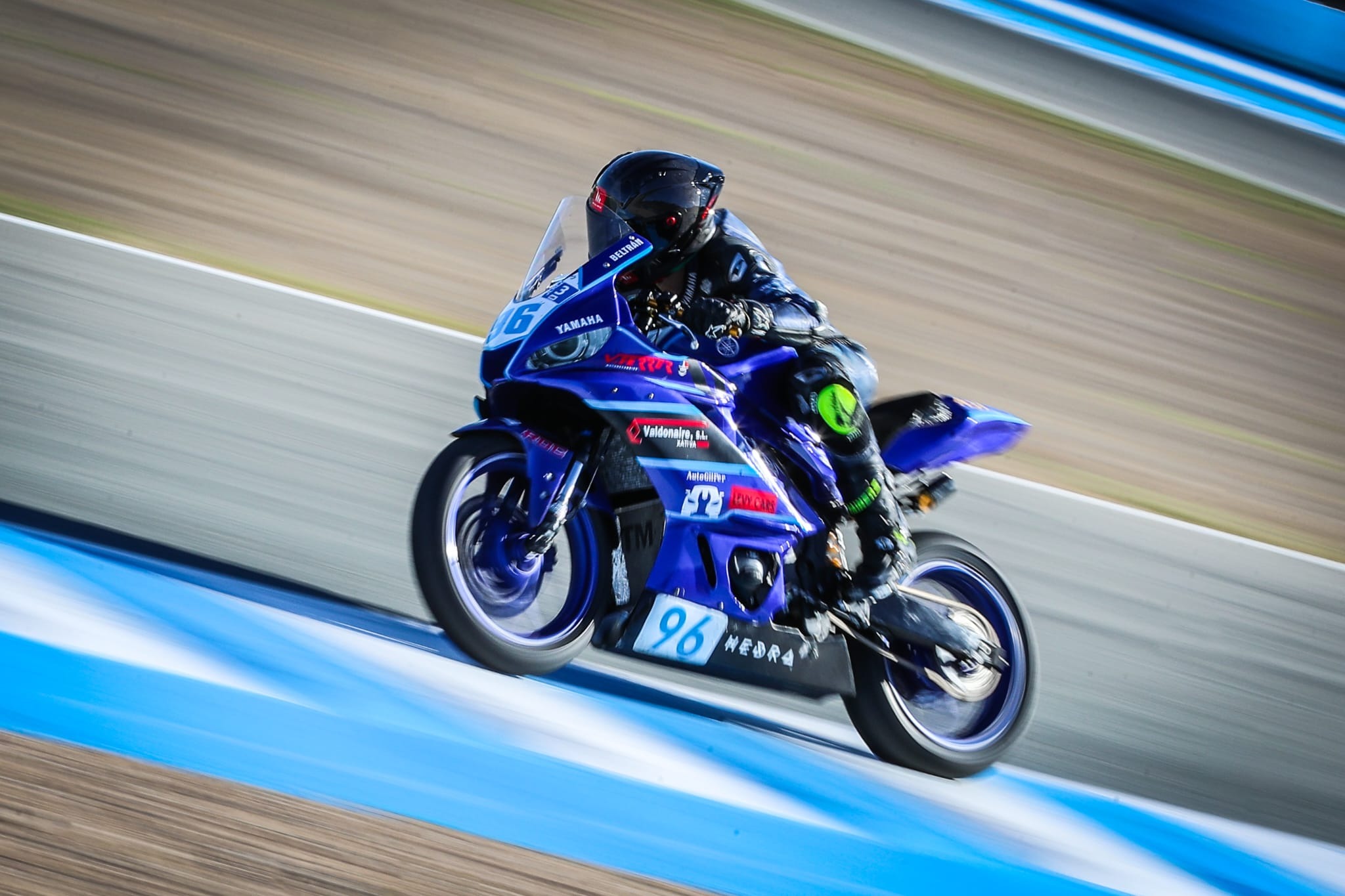Piloto con diabetes, motor de inspiración campaign photo, 6 of 8