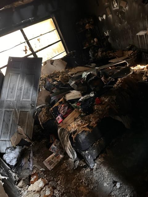 Help Kirsten and Ethan after the fire campaign photo, 2 of 8