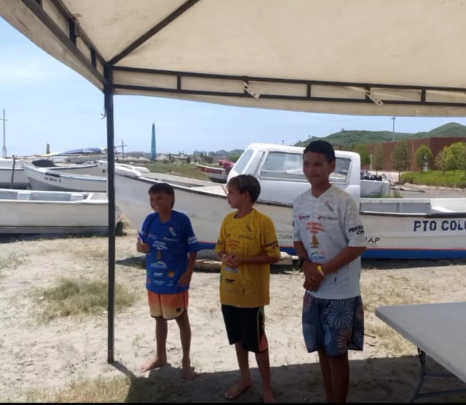 Patrocina el Sueño de Nuestros Surfers -Sponsor Our Surfers' campaign photo, 2 of 8
