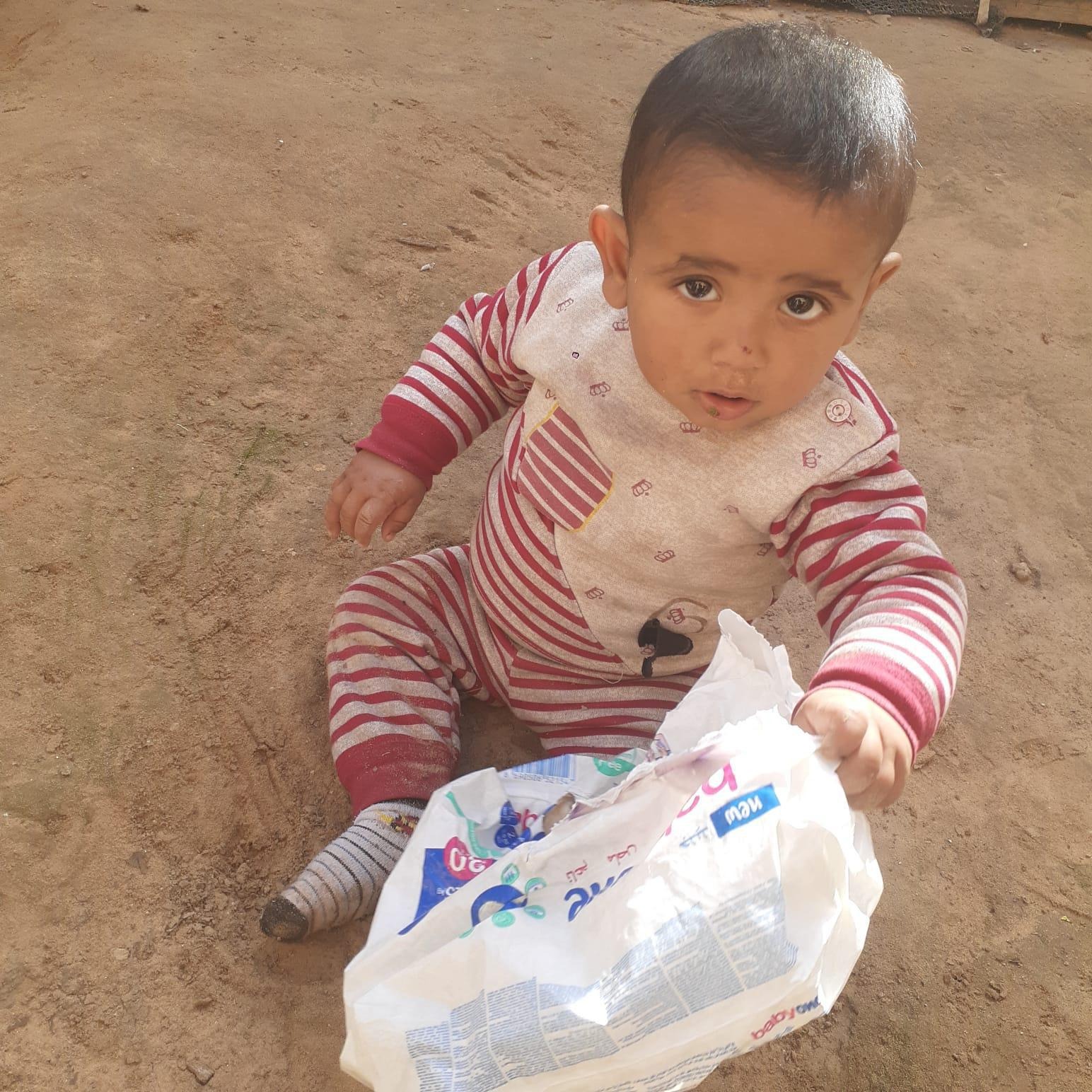 Help Osama and his family to survive campaign photo, 2 of 5