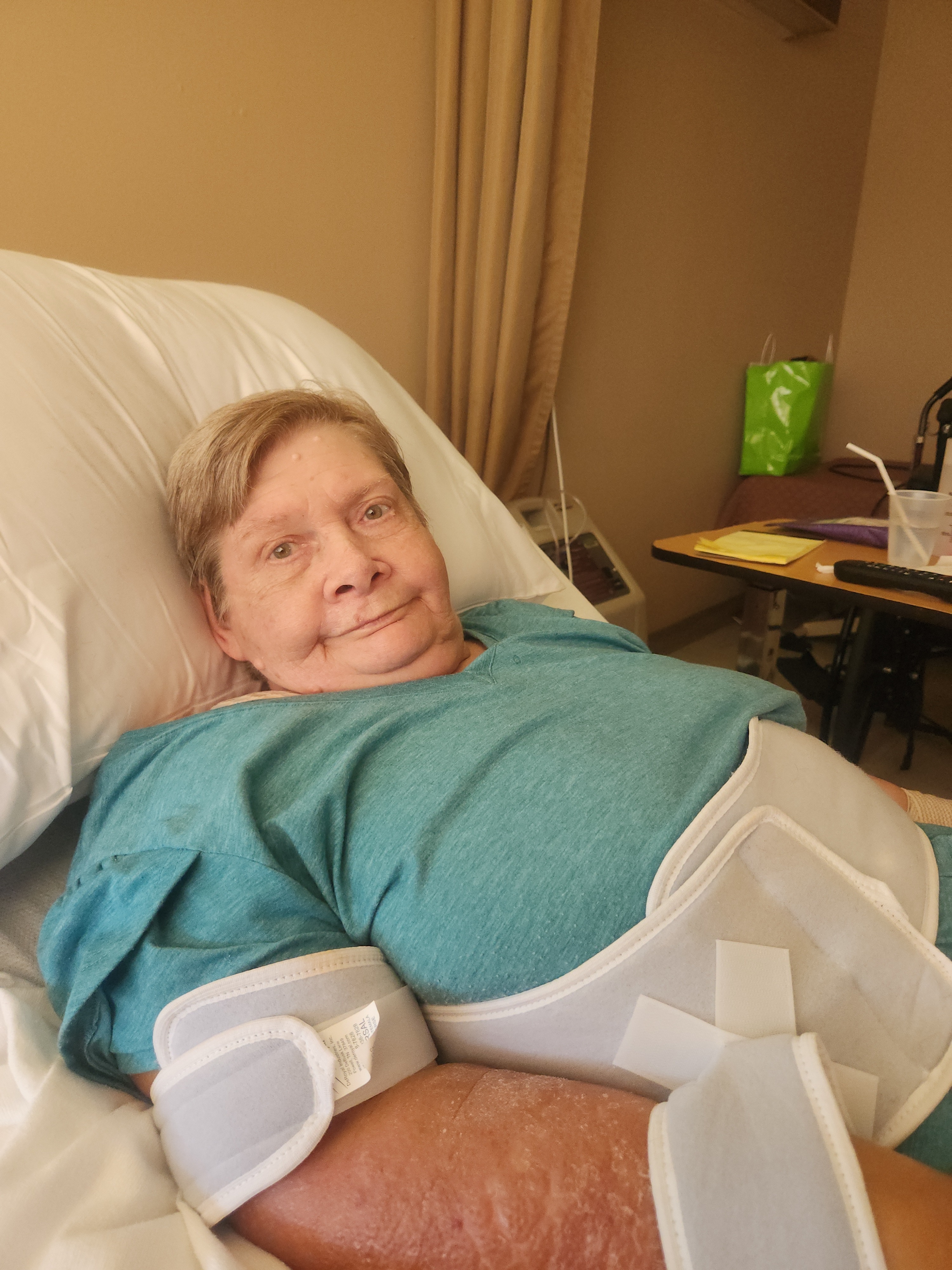 Assist Mom's Recovery: Urgent Need campaign photo, 2 of 6