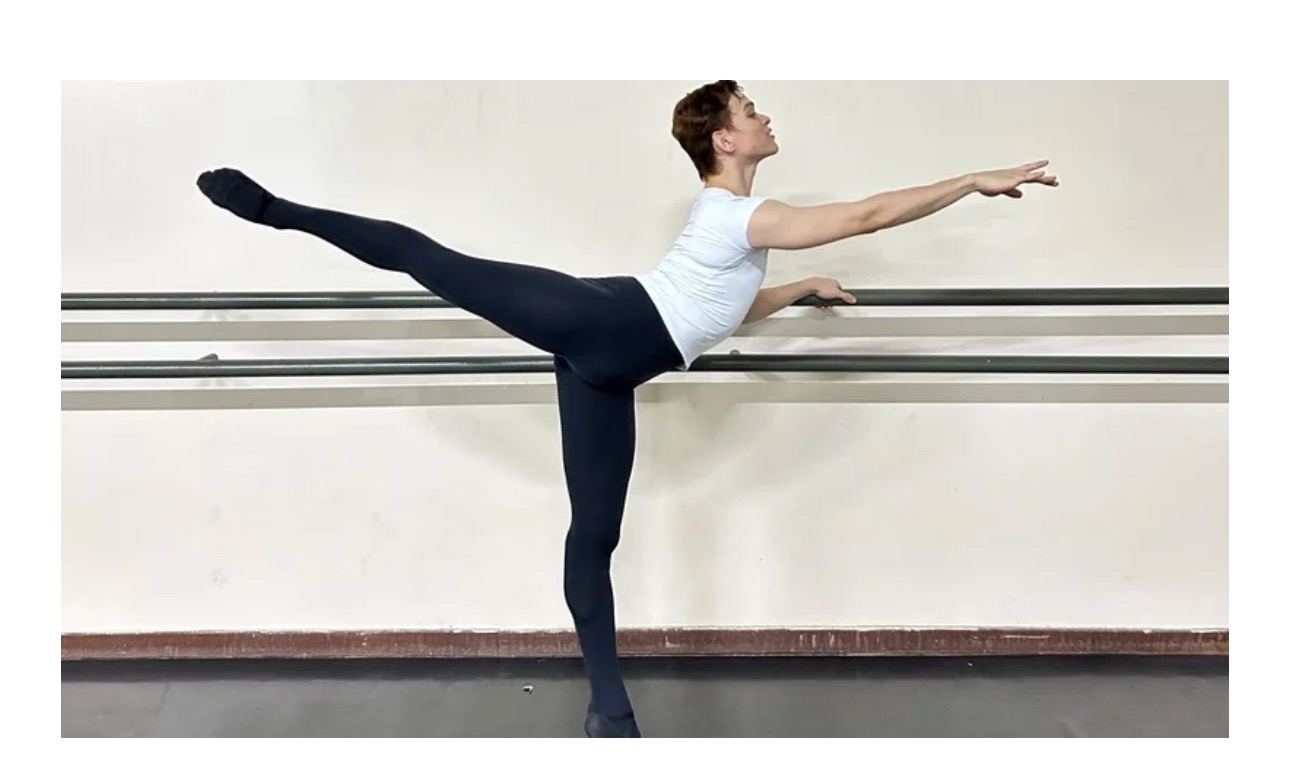 Help Young Brazilian Dancer Reach Europe for a Life-Changing campaign photo, 4 of 5