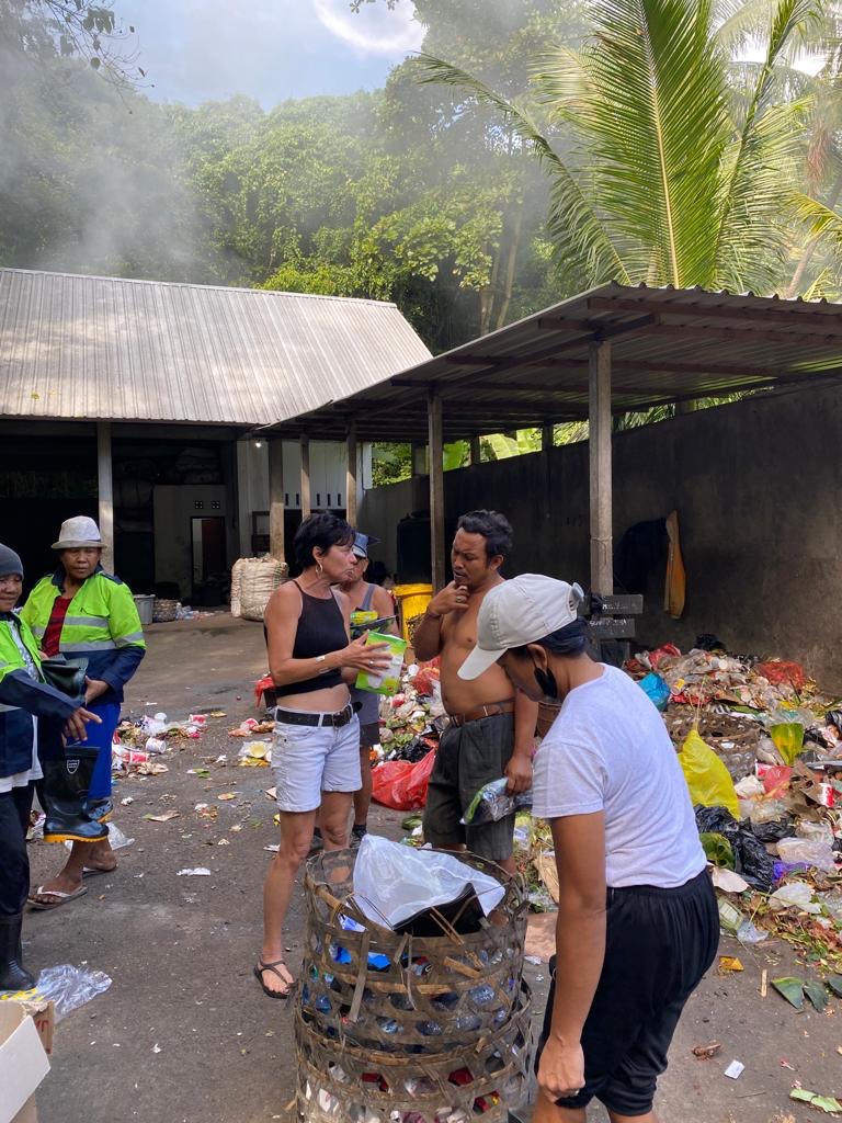Solving the insane Bali waste problem, one project at a time campaign photo, 7 of 8