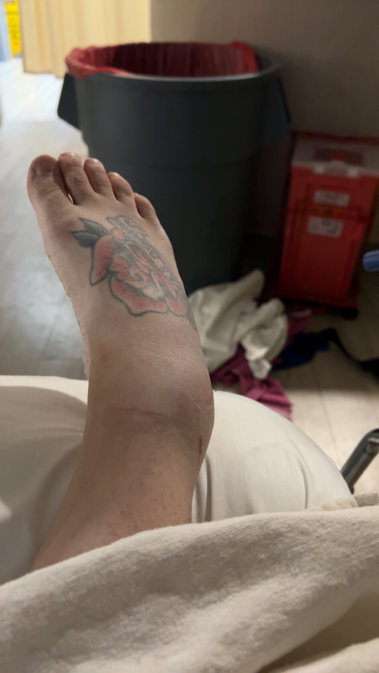 Help Rhiannon Moody Recover from Car Accident campaign photo, 5 of 6