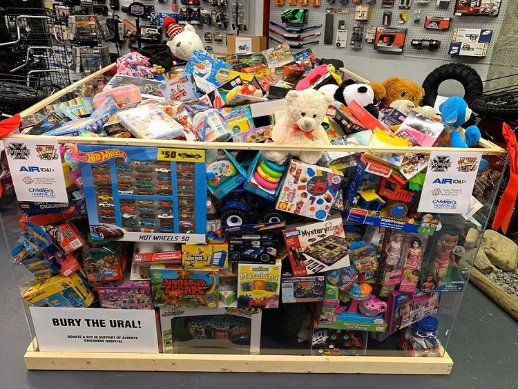 Meals & Gifts for Families and Children in Need campaign photo, 4 of 5