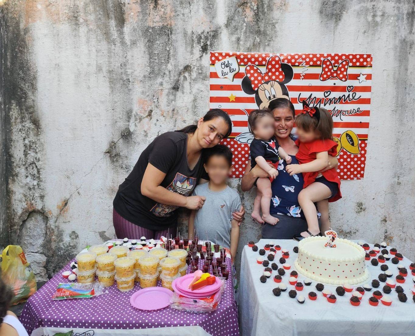 Give Jane and Kelly's Family a Christmas Miracle campaign photo, 2 of 5