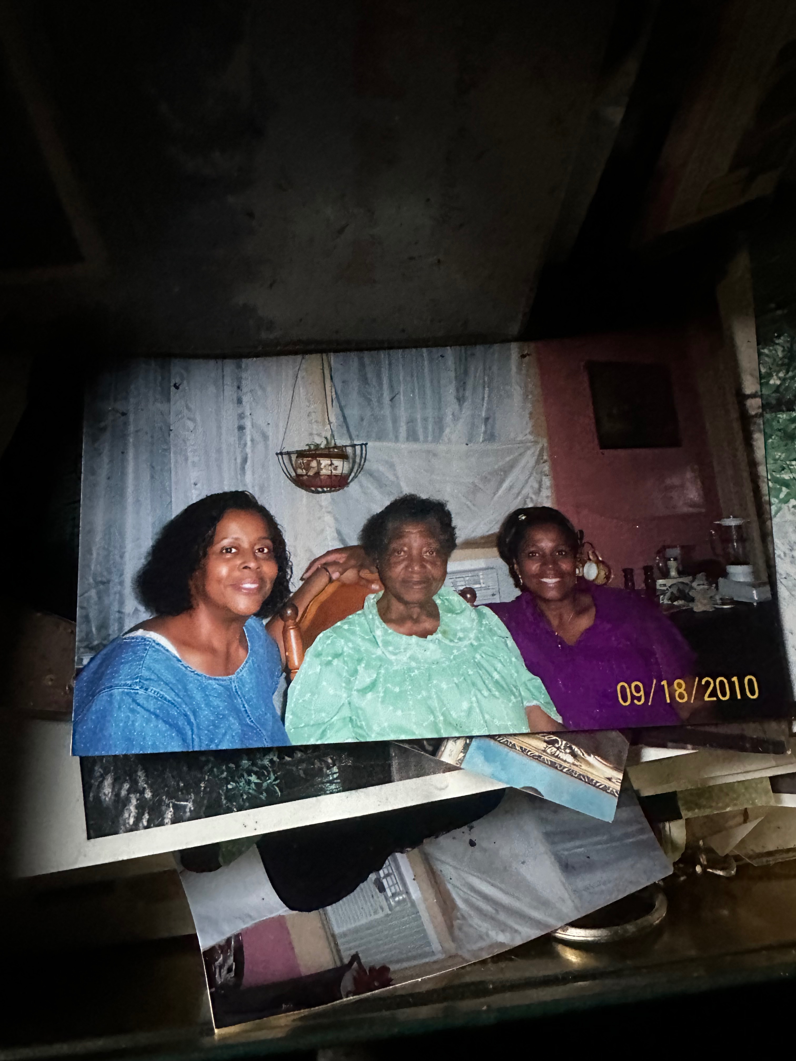 Support Diamon's Mom: Recovering from Fire Loss campaign photo, 6 of 8