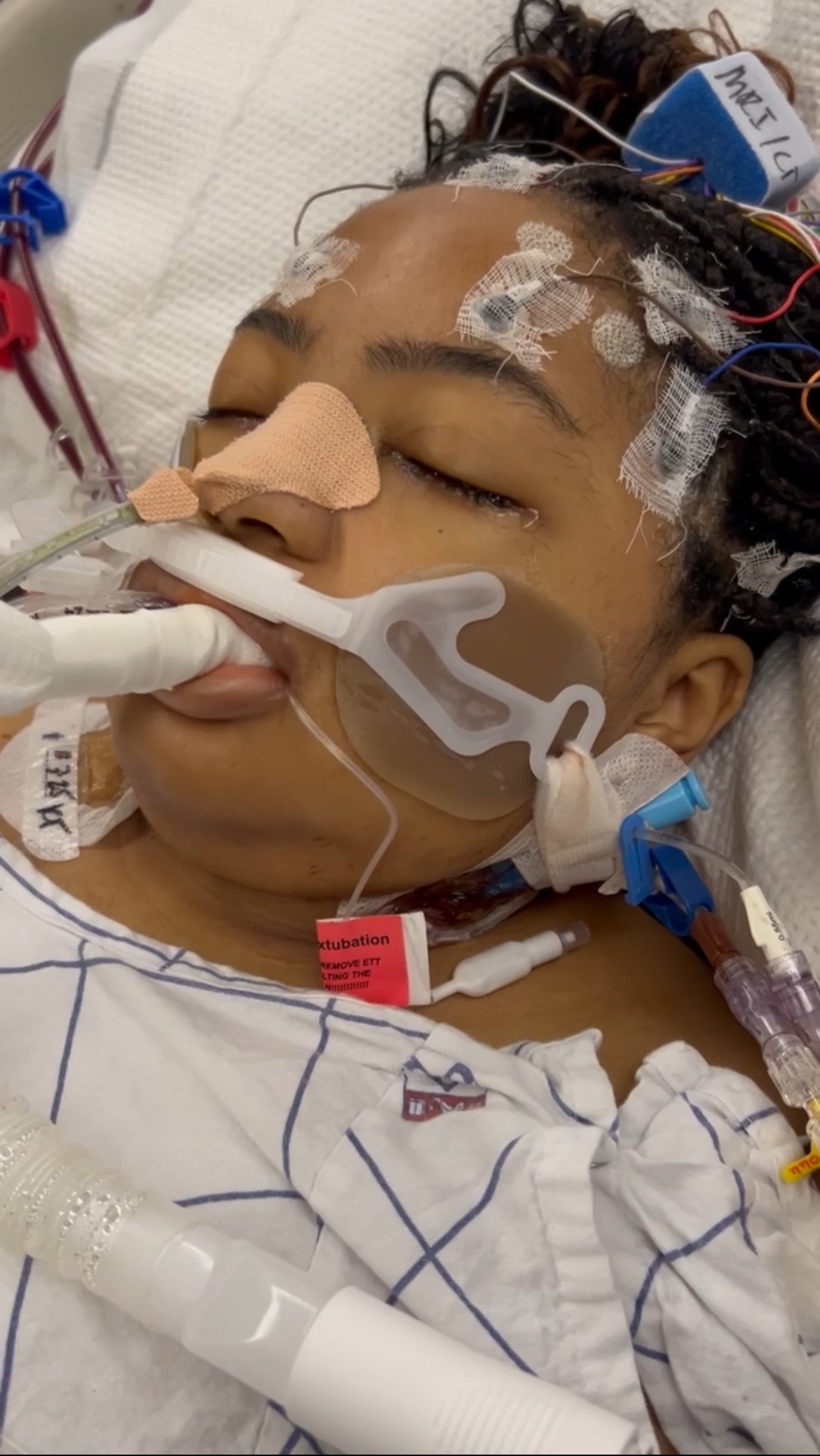 Support Juwairiyyah's Liver Transplant Recovery campaign photo, 5 of 8