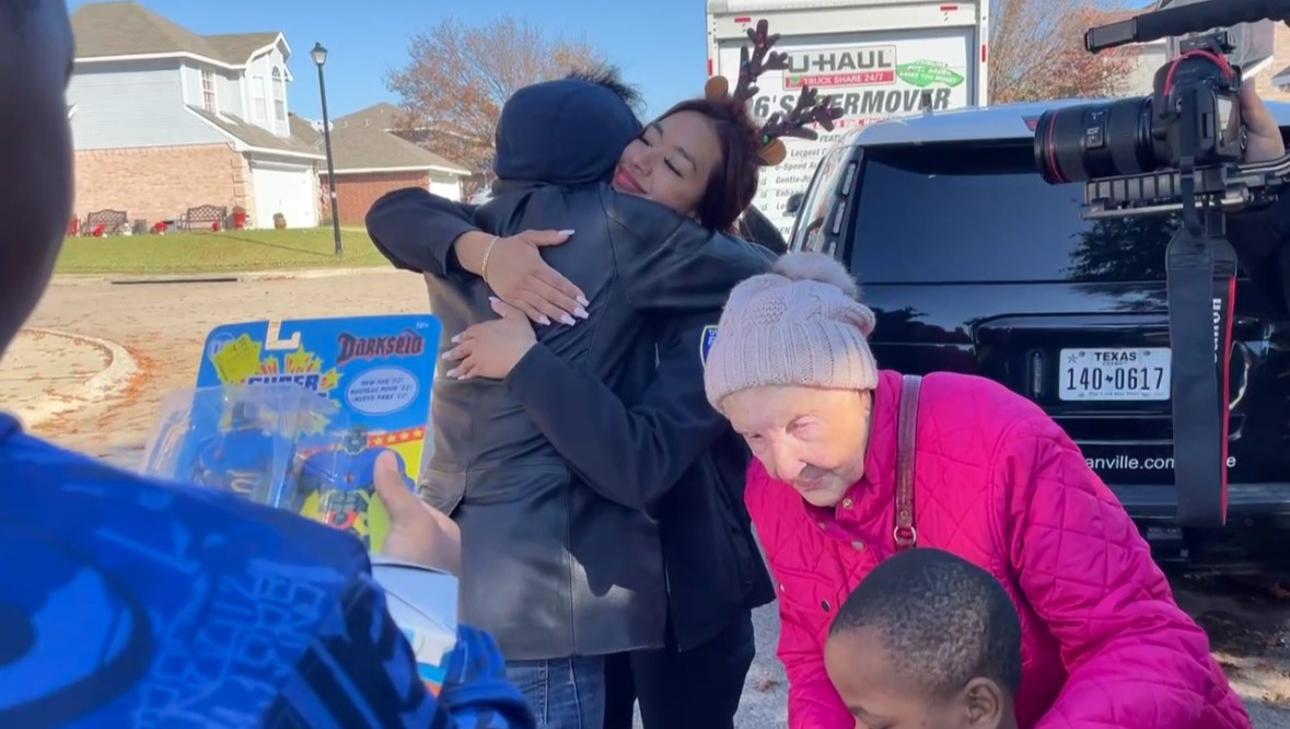 Bring Holiday Joy to Duncanville Kids photo