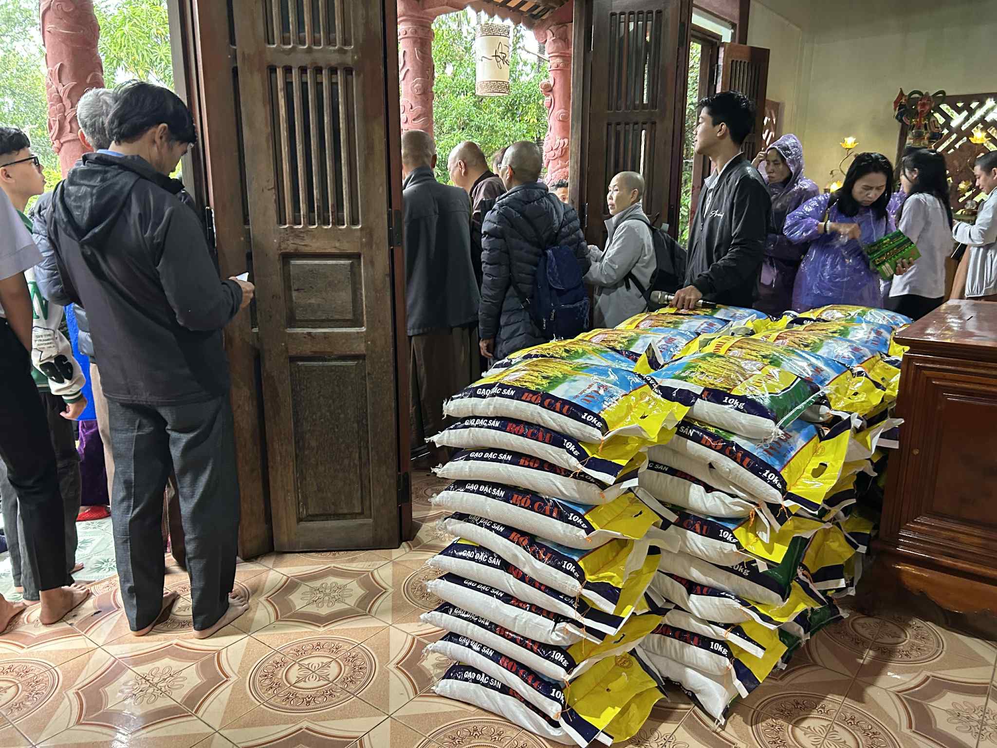 Help Linda Support Flood Victims in central Vietnam campaign photo, 2 of 6