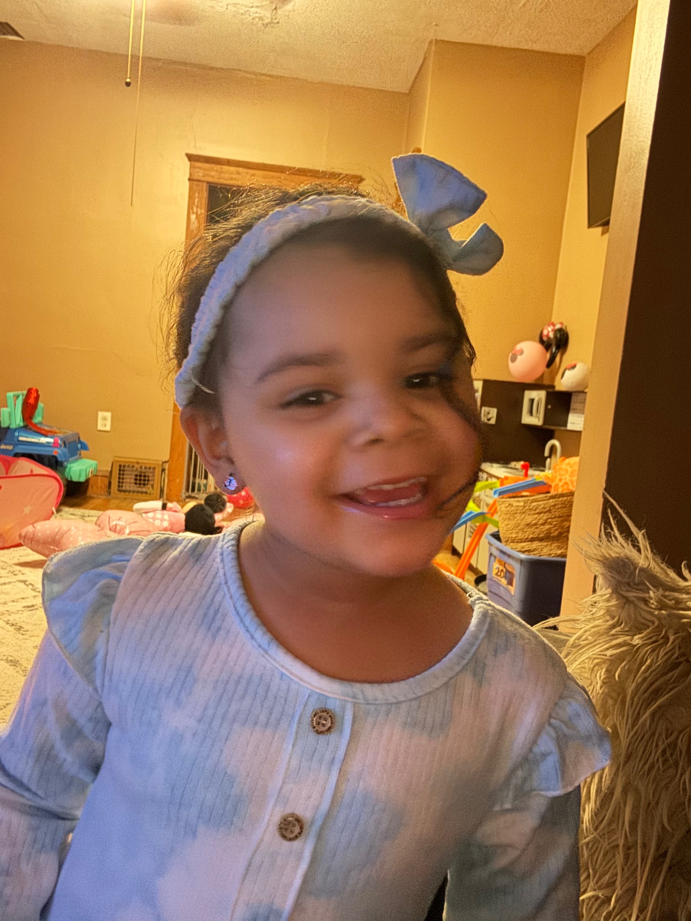 Help Amber & Her Girls After Major Surgery campaign photo, 2 of 5