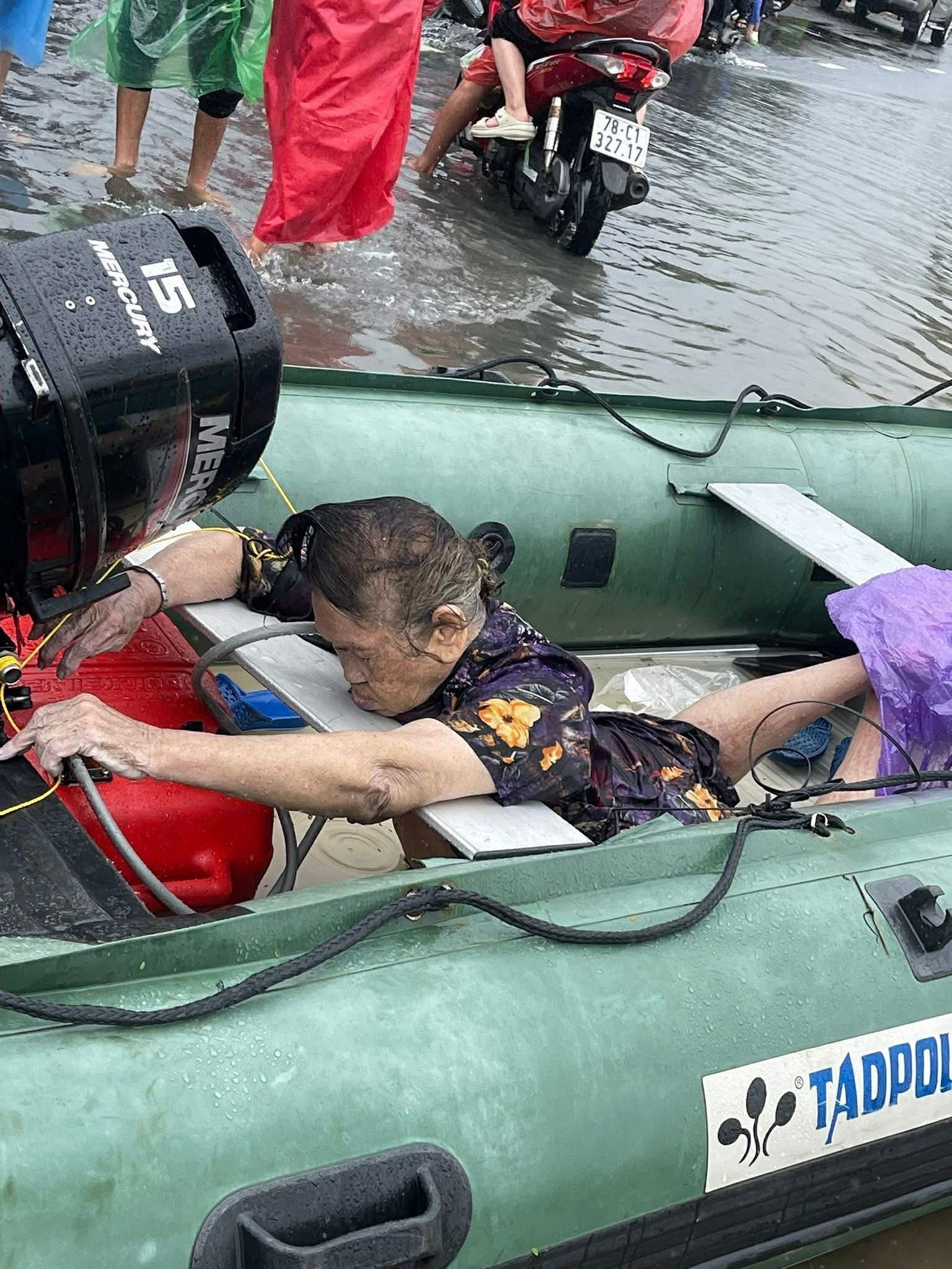Help Vietnam's Flood Victims Rebuild Lives campaign photo, 2 of 5