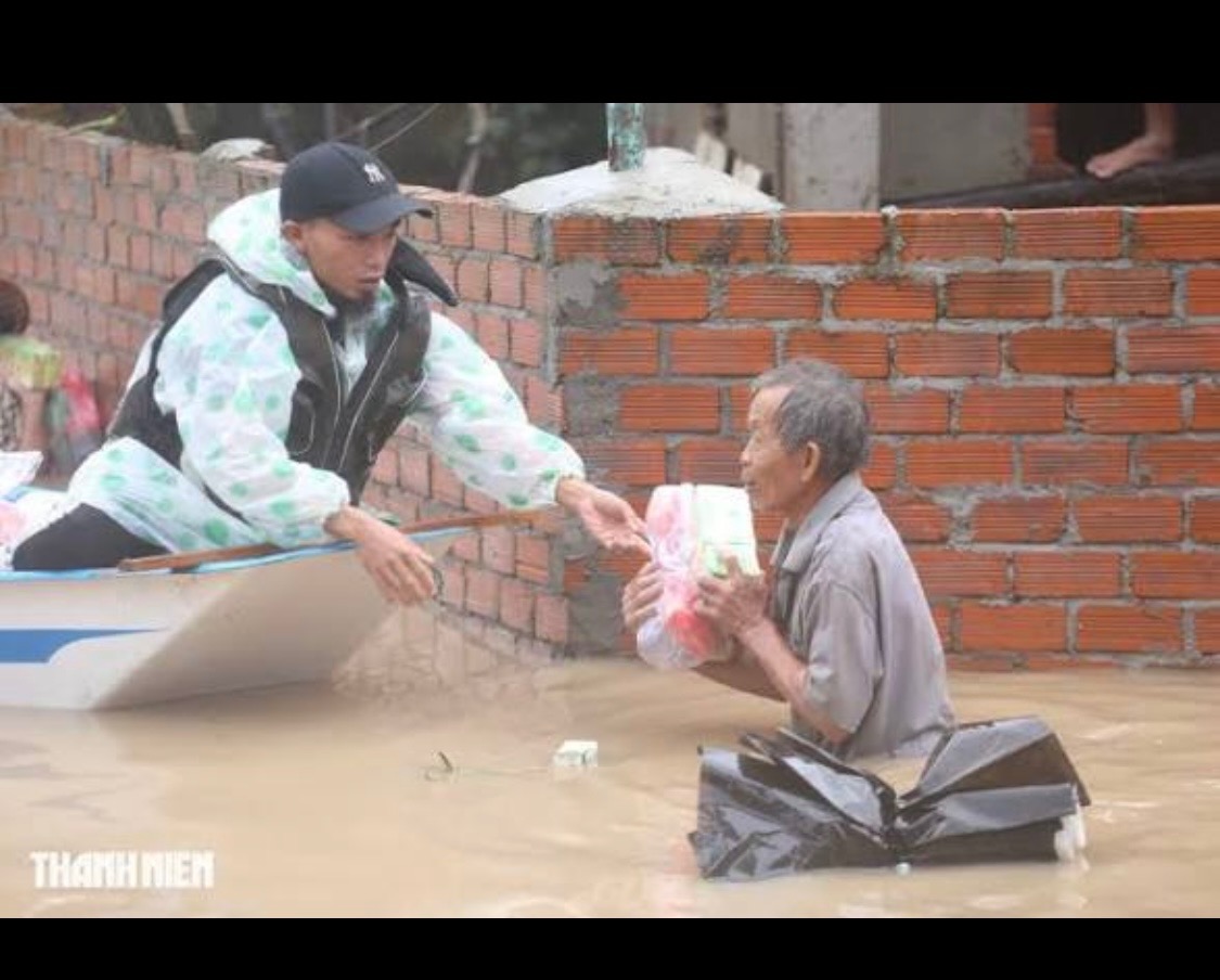 Urgent Help for Flood Victims in Central Vietnam campaign photo, 4 of 8
